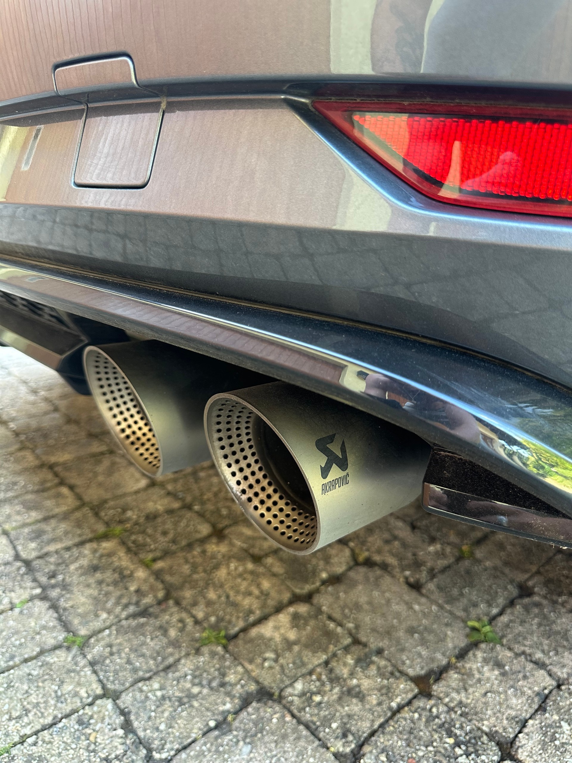 VW 2.0 TSI R DSG 4motion-image-5