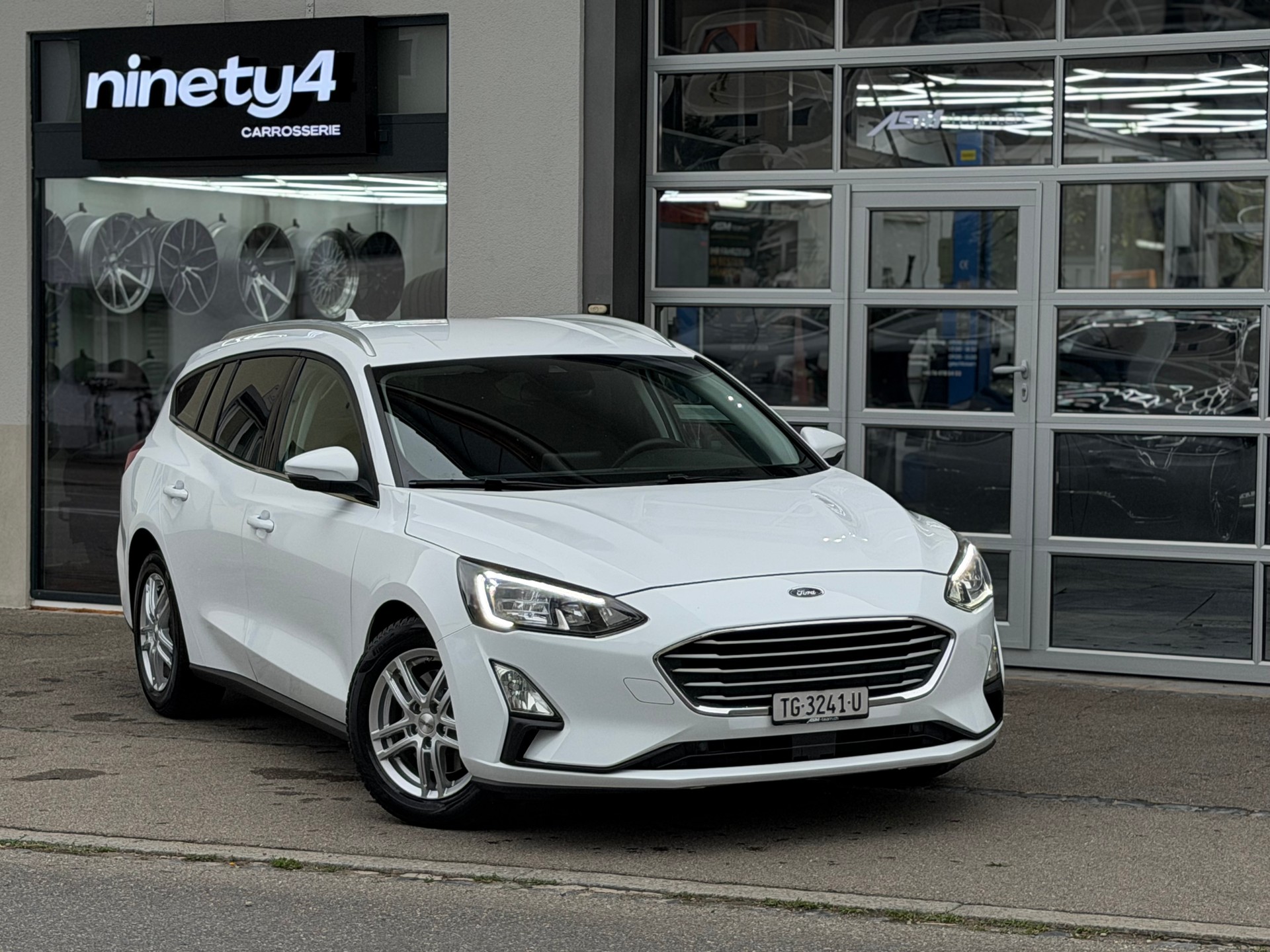 FORD Focus 1.5 TDCi AUTOMAT *GARANTIE*Frisch MFK + SERVICE* ASM-TEAM.ch-image-1