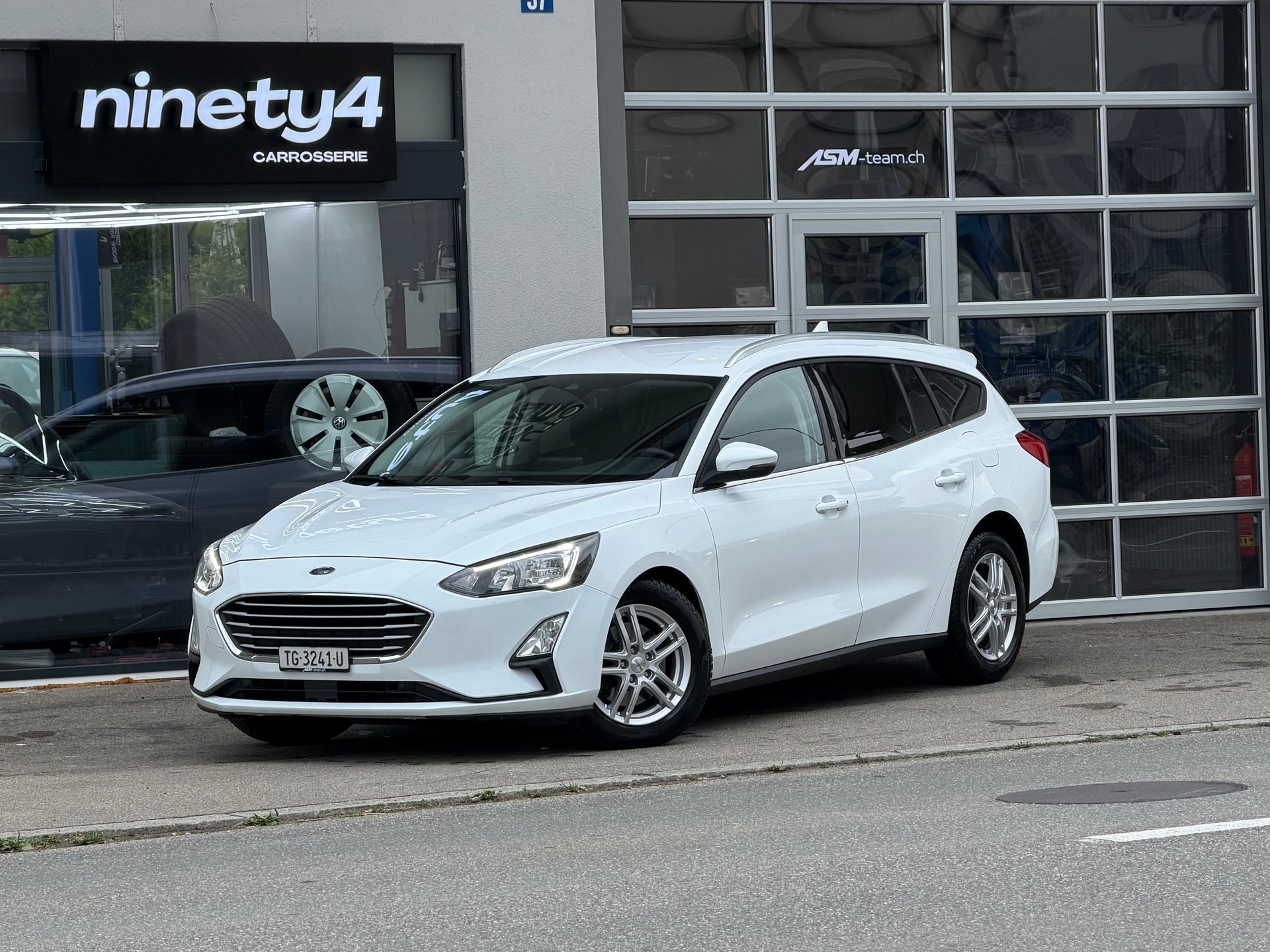 FORD Focus 1.5 TDCi AUTOMAT *GARANTIE*Frisch MFK + SERVICE* ASM-TEAM.ch-image-2