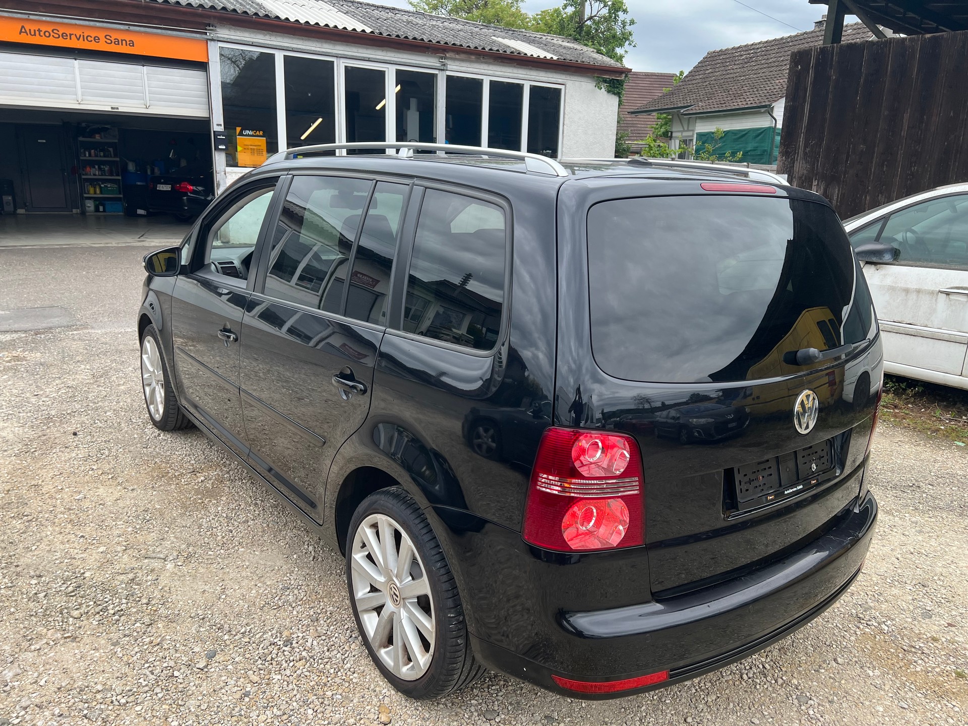 VW Touran 1.4 TSI Highline DSG-image-2