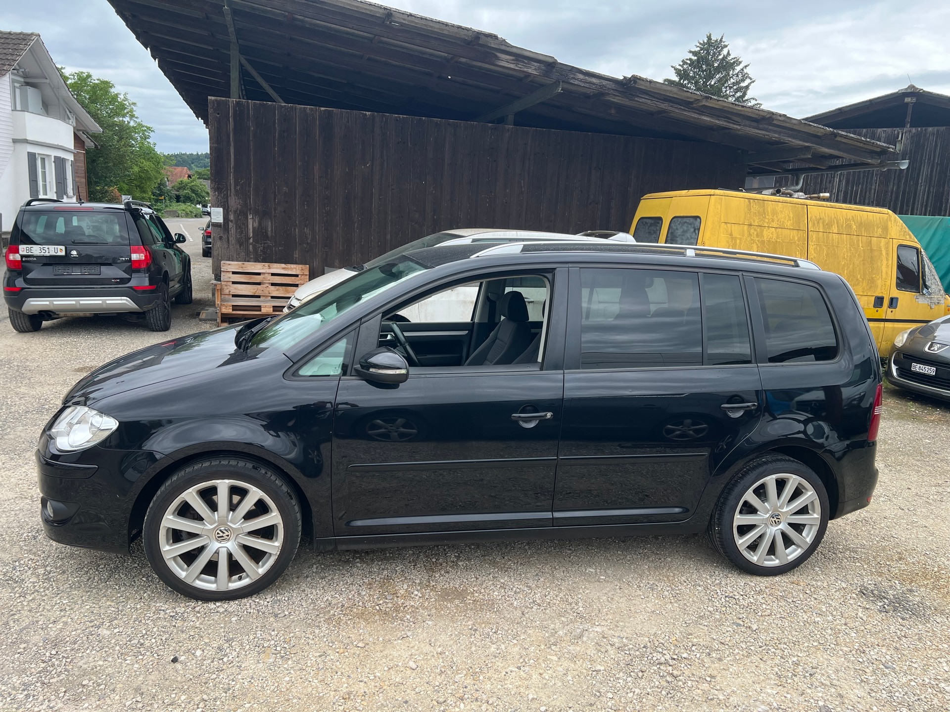 VW Touran 1.4 TSI Highline DSG-image-1