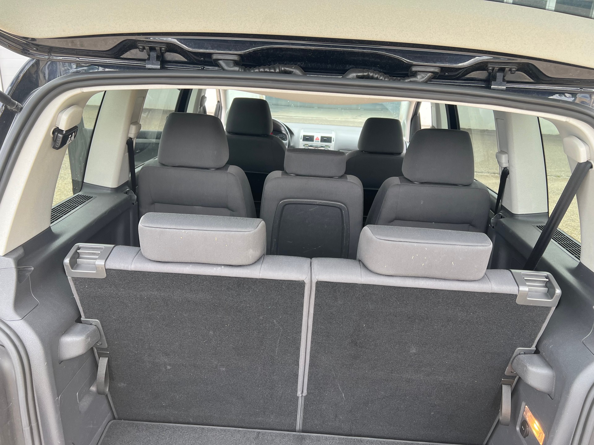 VW Touran 1.4 TSI Highline DSG-image-8