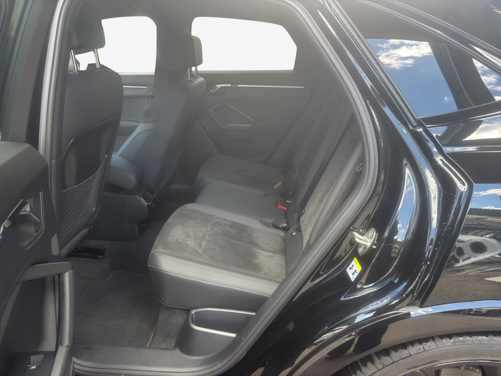 AUDI RS Q3 Sportback quattro S tronic-image-11