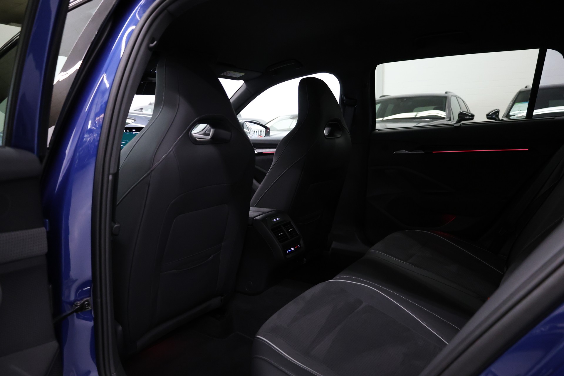 SKODA Superb Combi 2.0 TDI Sportline 4x4 DSG-image-31