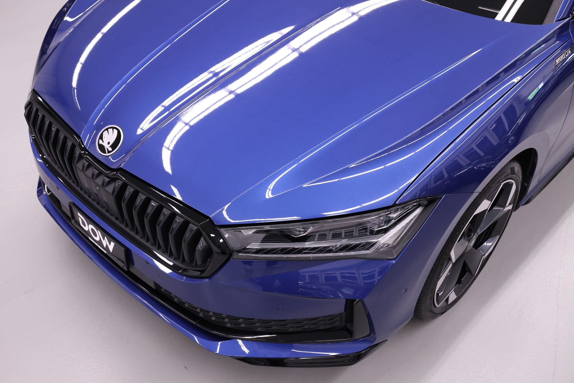 SKODA Superb Combi 2.0 TDI Sportline 4x4 DSG-image-8