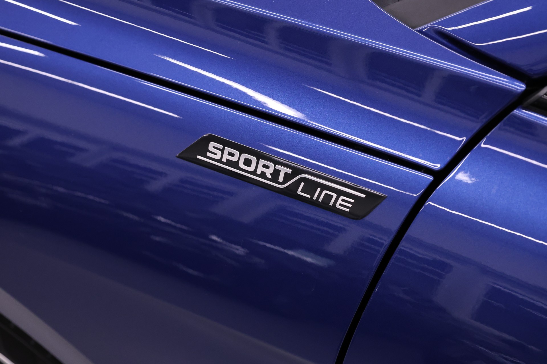 SKODA Superb Combi 2.0 TDI Sportline 4x4 DSG-image-12