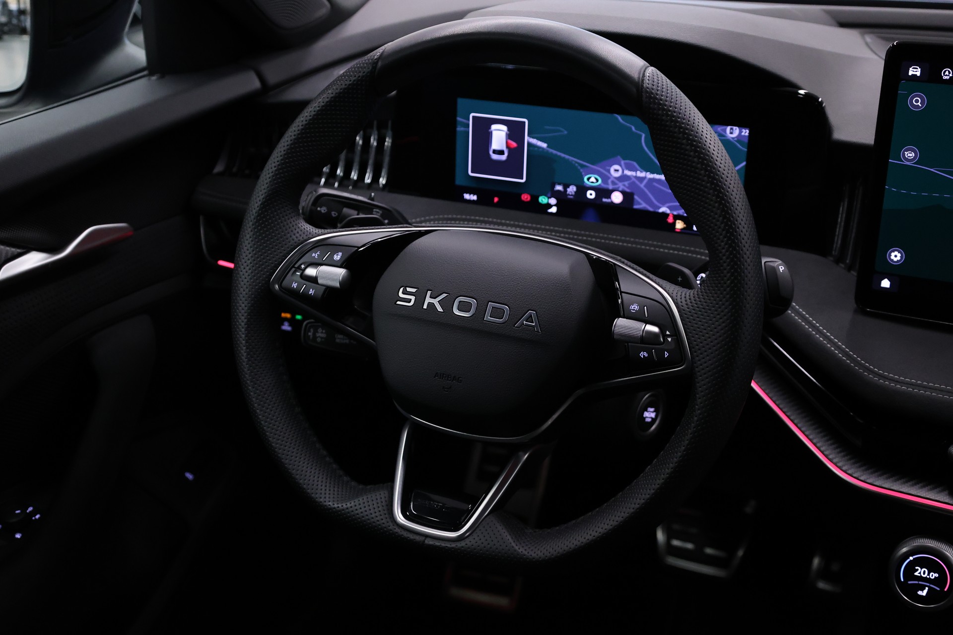 SKODA Superb Combi 2.0 TDI Sportline 4x4 DSG-image-21