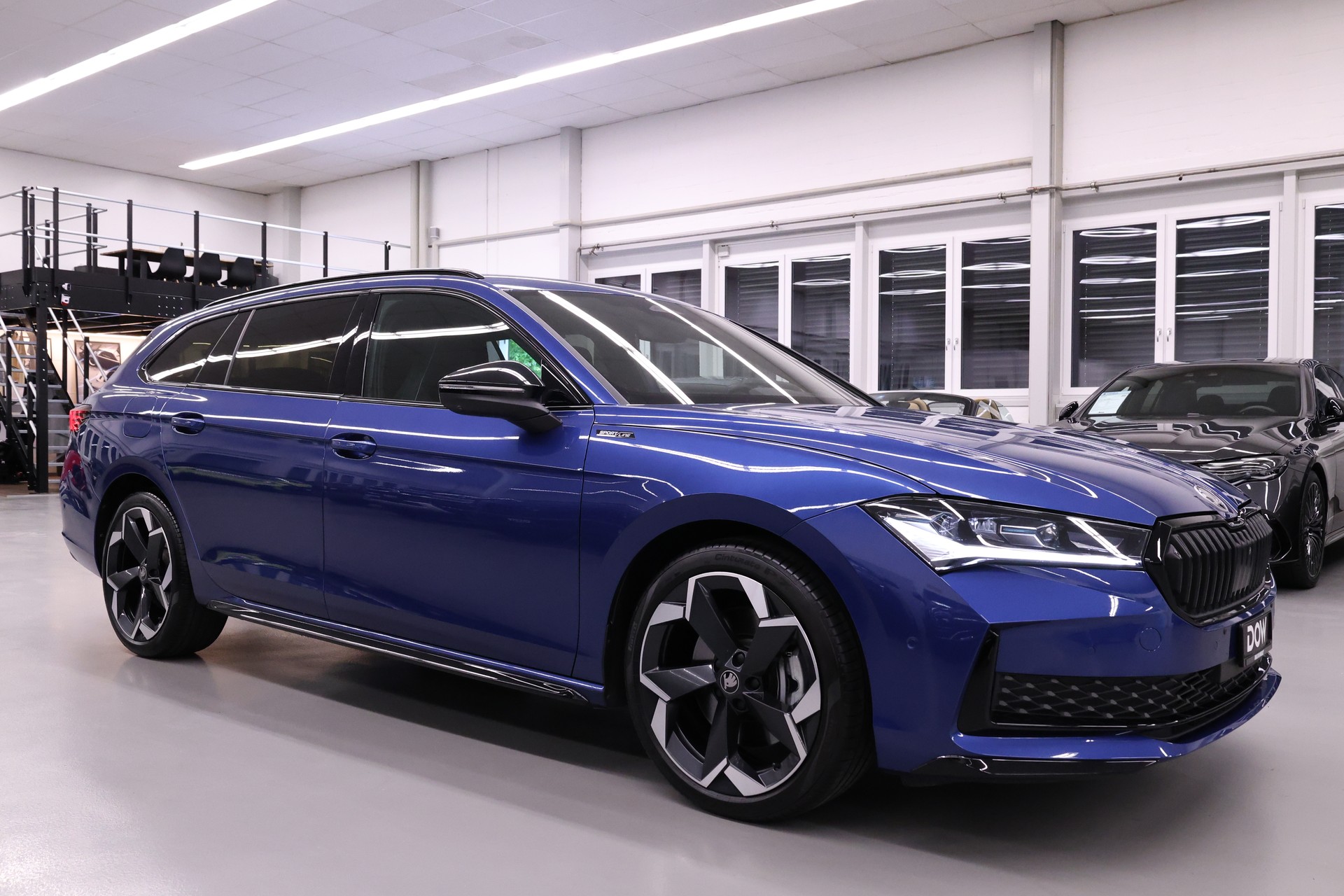 SKODA Superb Combi 2.0 TDI Sportline 4x4 DSG-image-3