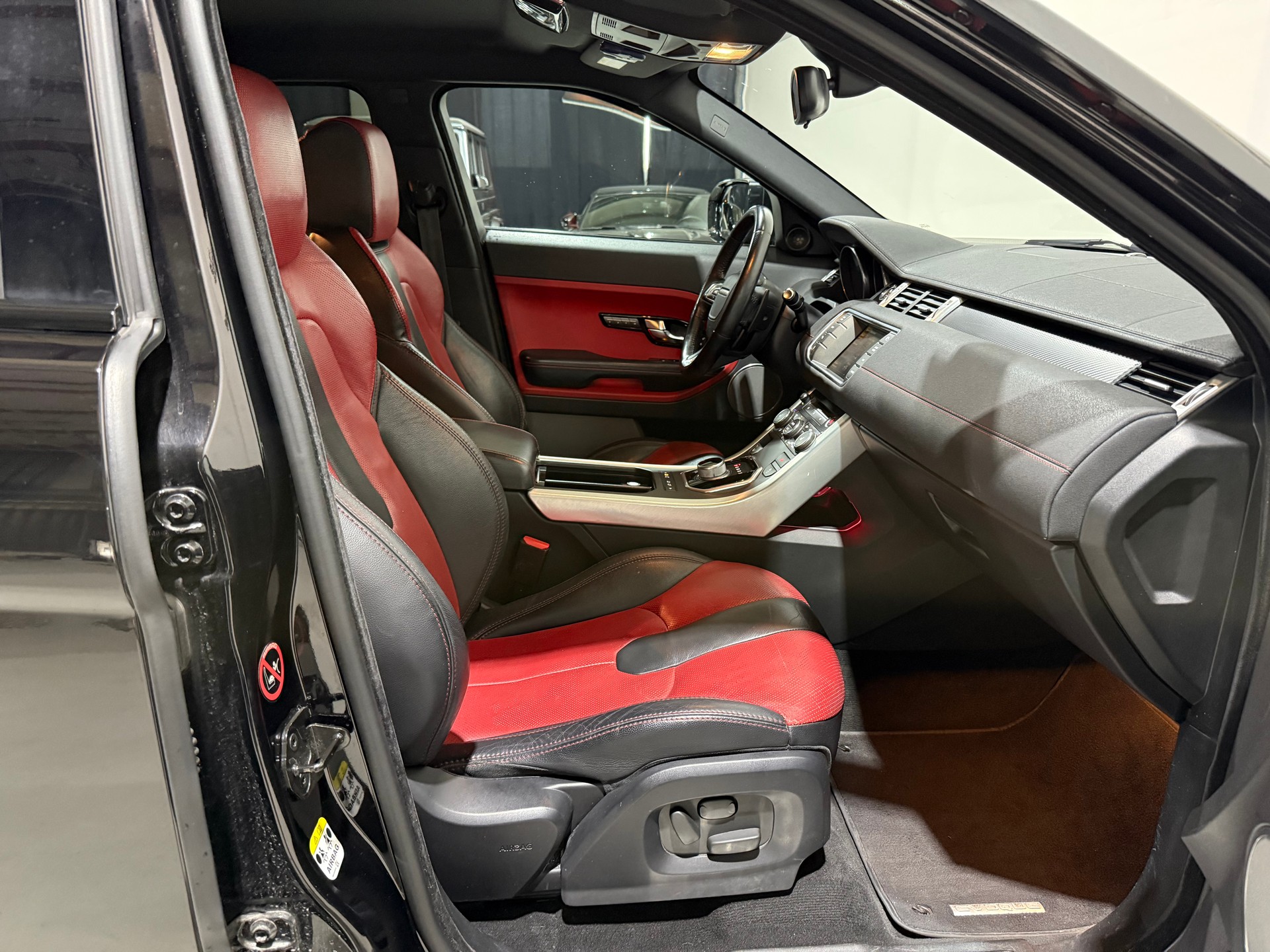 LAND ROVER Range Rover Evoque 2.2 SD4 Dynamic Spirit AT6-image-13