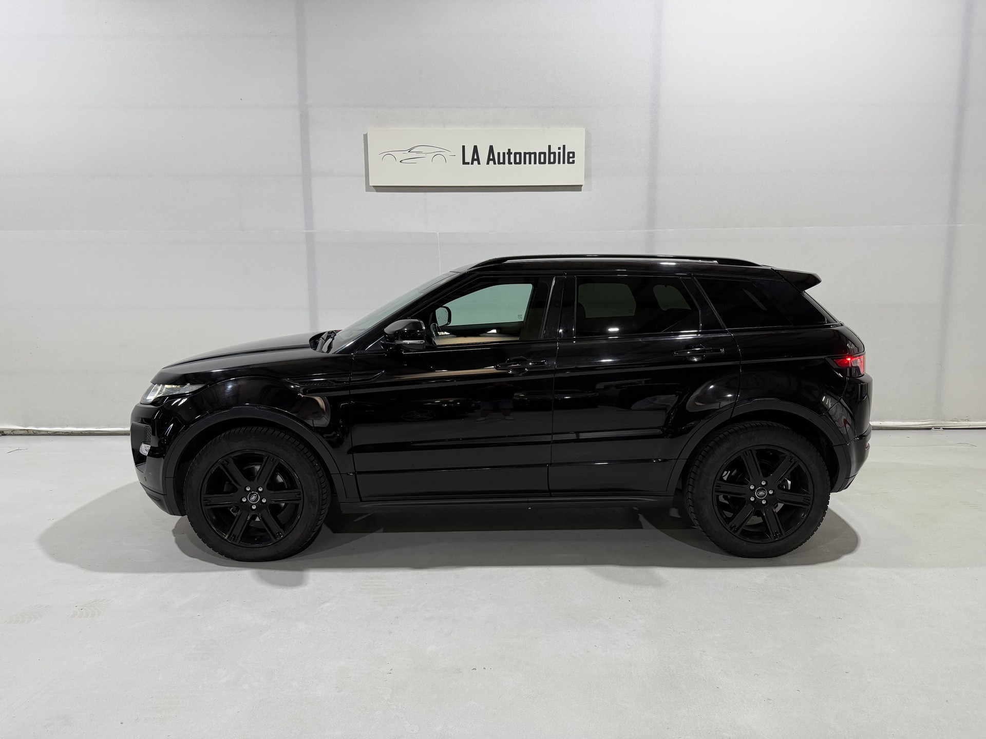 LAND ROVER Range Rover Evoque 2.2 SD4 Dynamic Spirit AT6-image-2