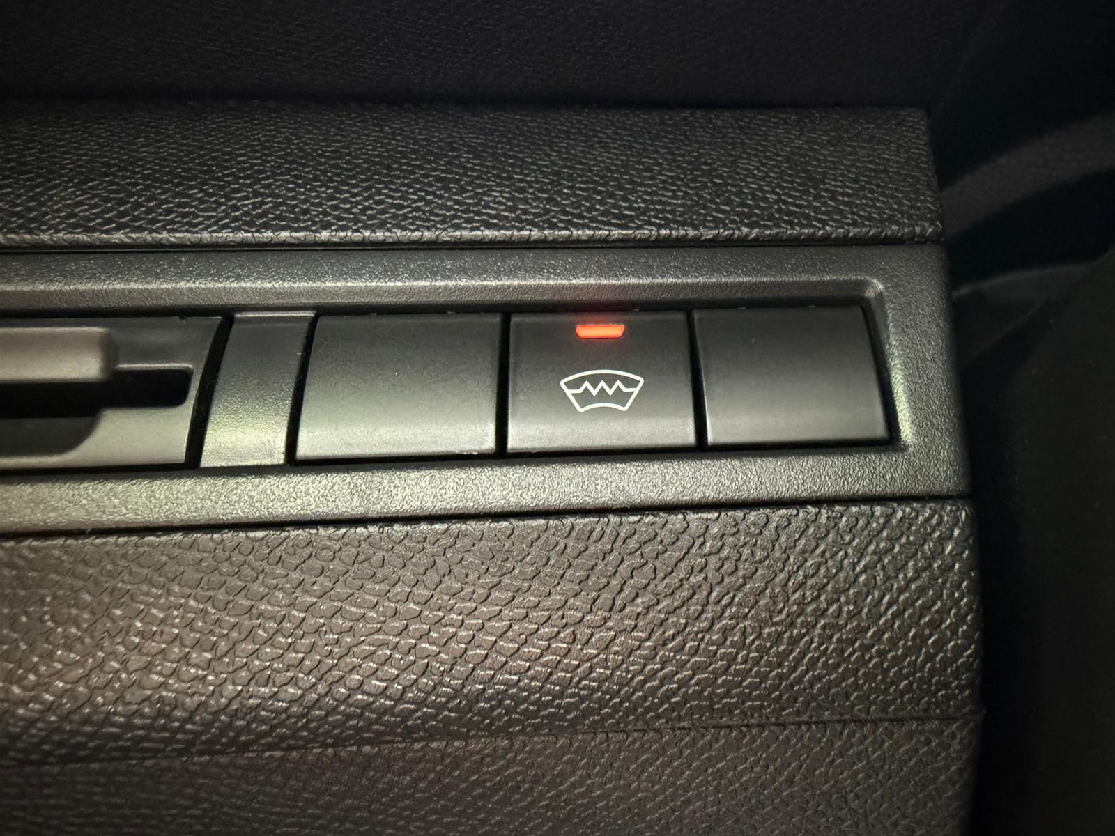 PEUGEOT 5008 1.6 THP Allure EAT-image-11