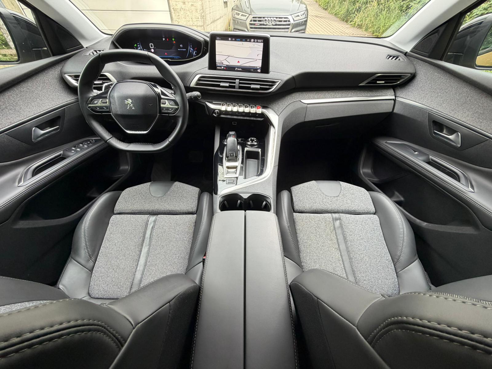 PEUGEOT 5008 1.6 THP Allure EAT-image-21