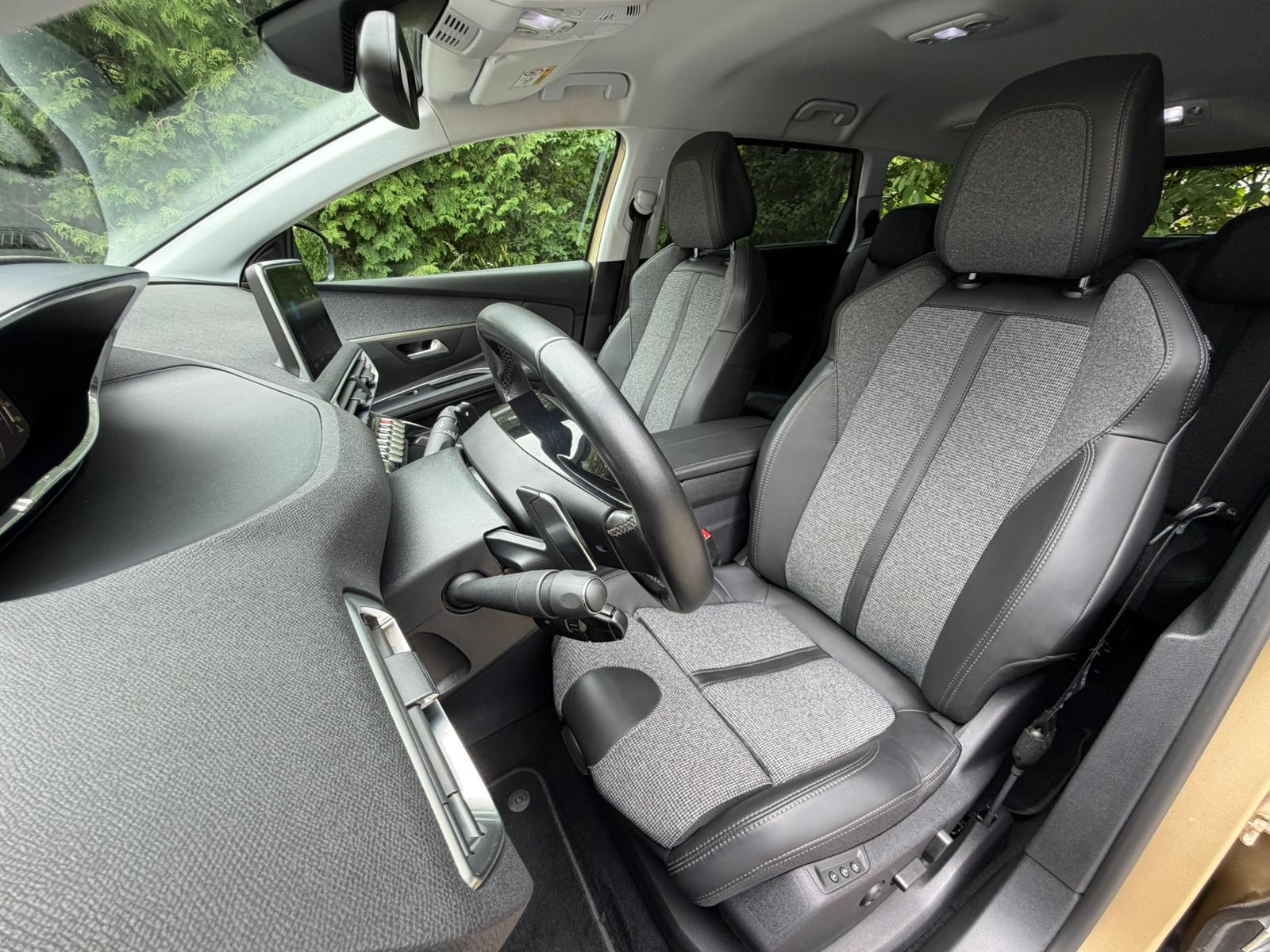 PEUGEOT 5008 1.6 THP Allure EAT-image-12