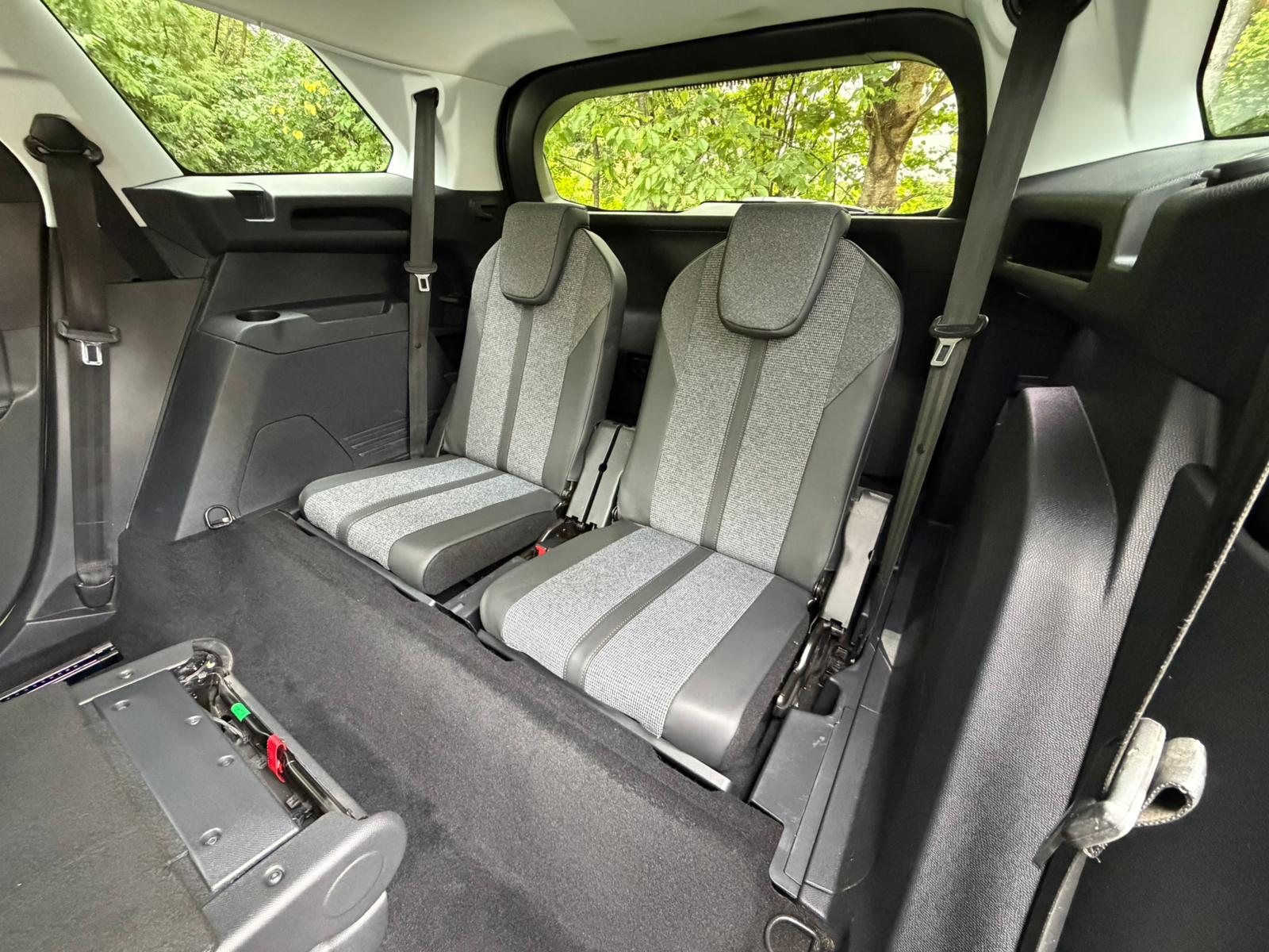 PEUGEOT 5008 1.6 THP Allure EAT-image-15