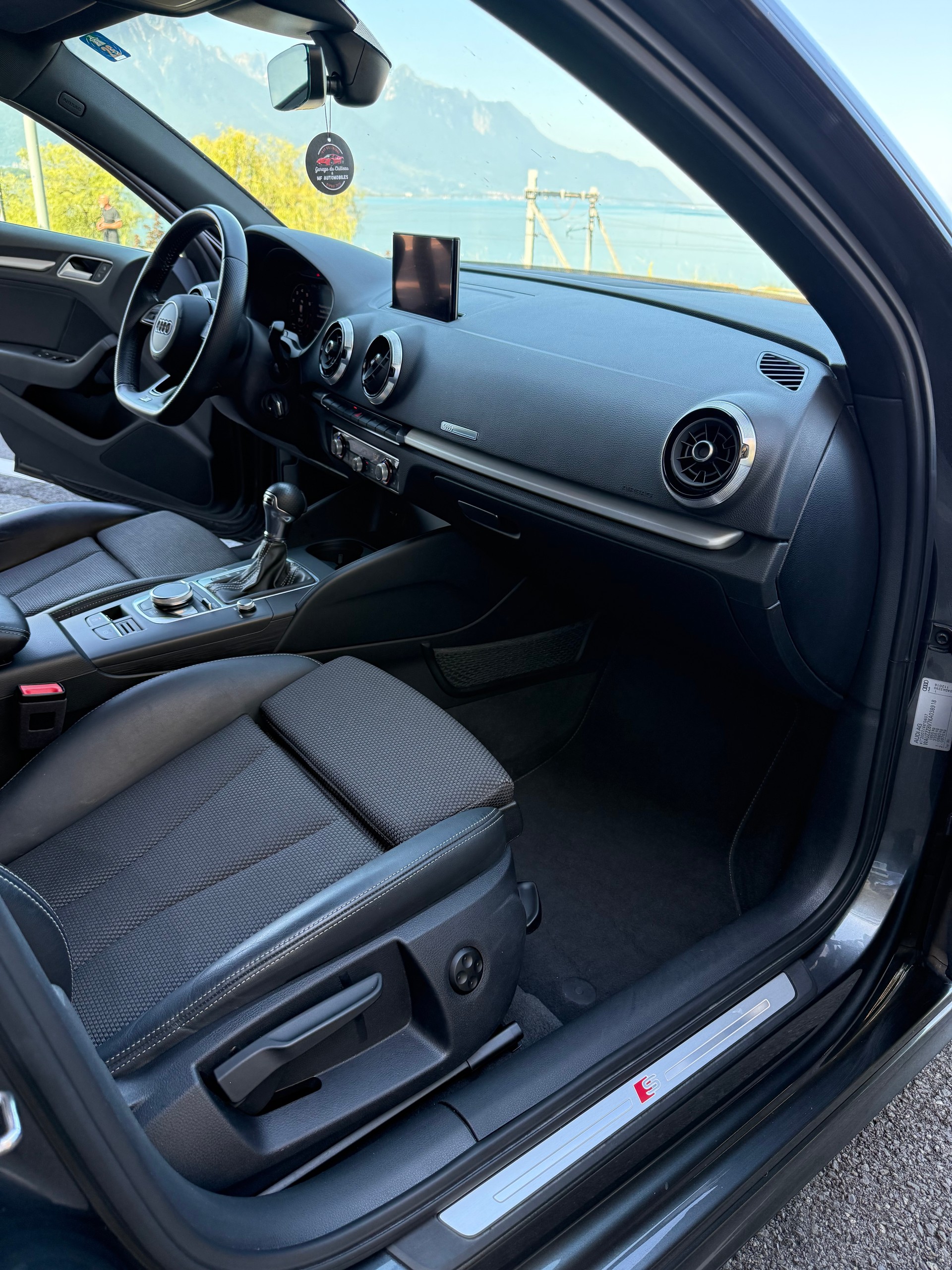 AUDI A3 Sportback 35 TFSI Sport S-tronic-image-9