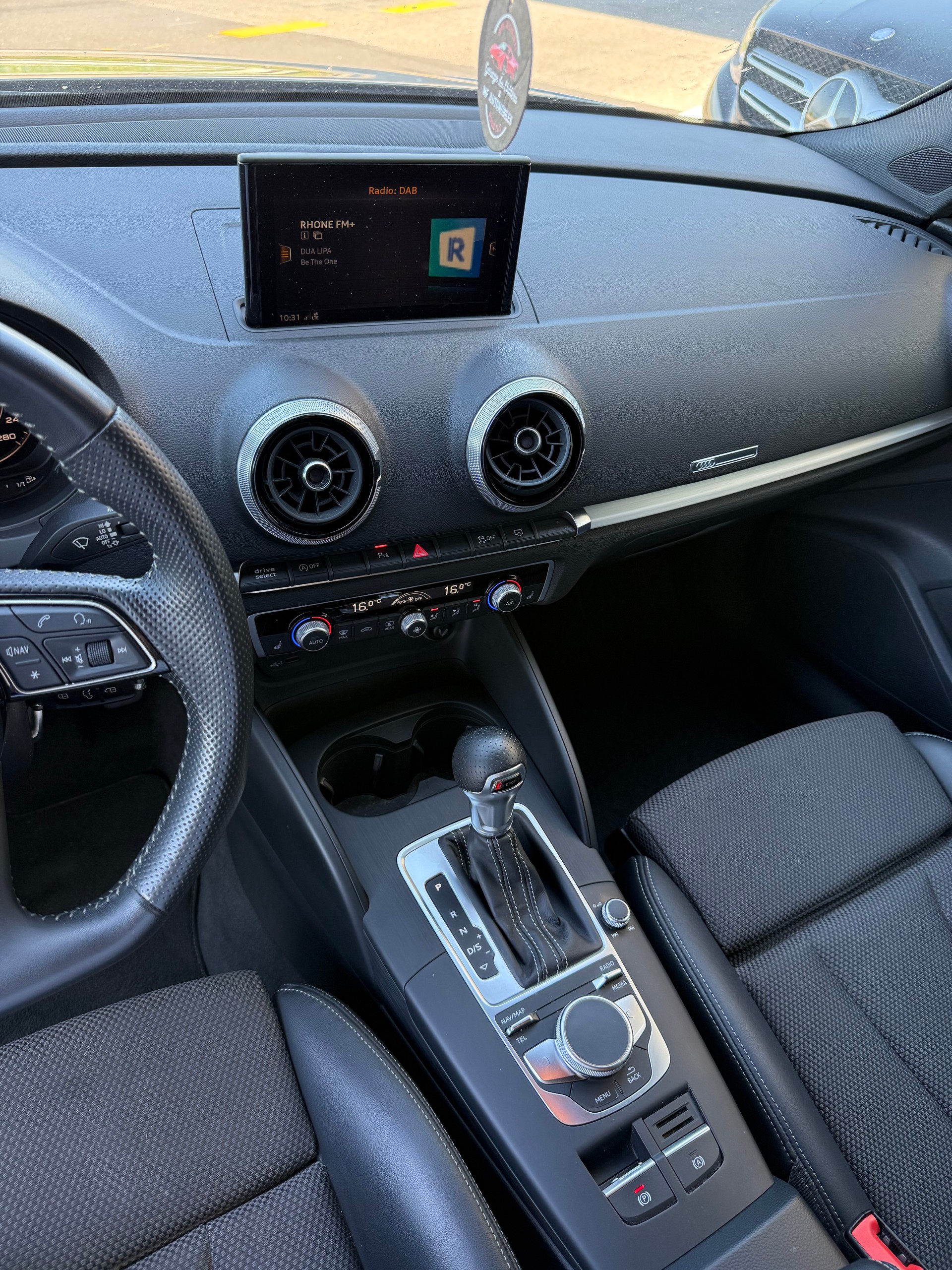 AUDI A3 Sportback 35 TFSI Sport S-tronic-image-12