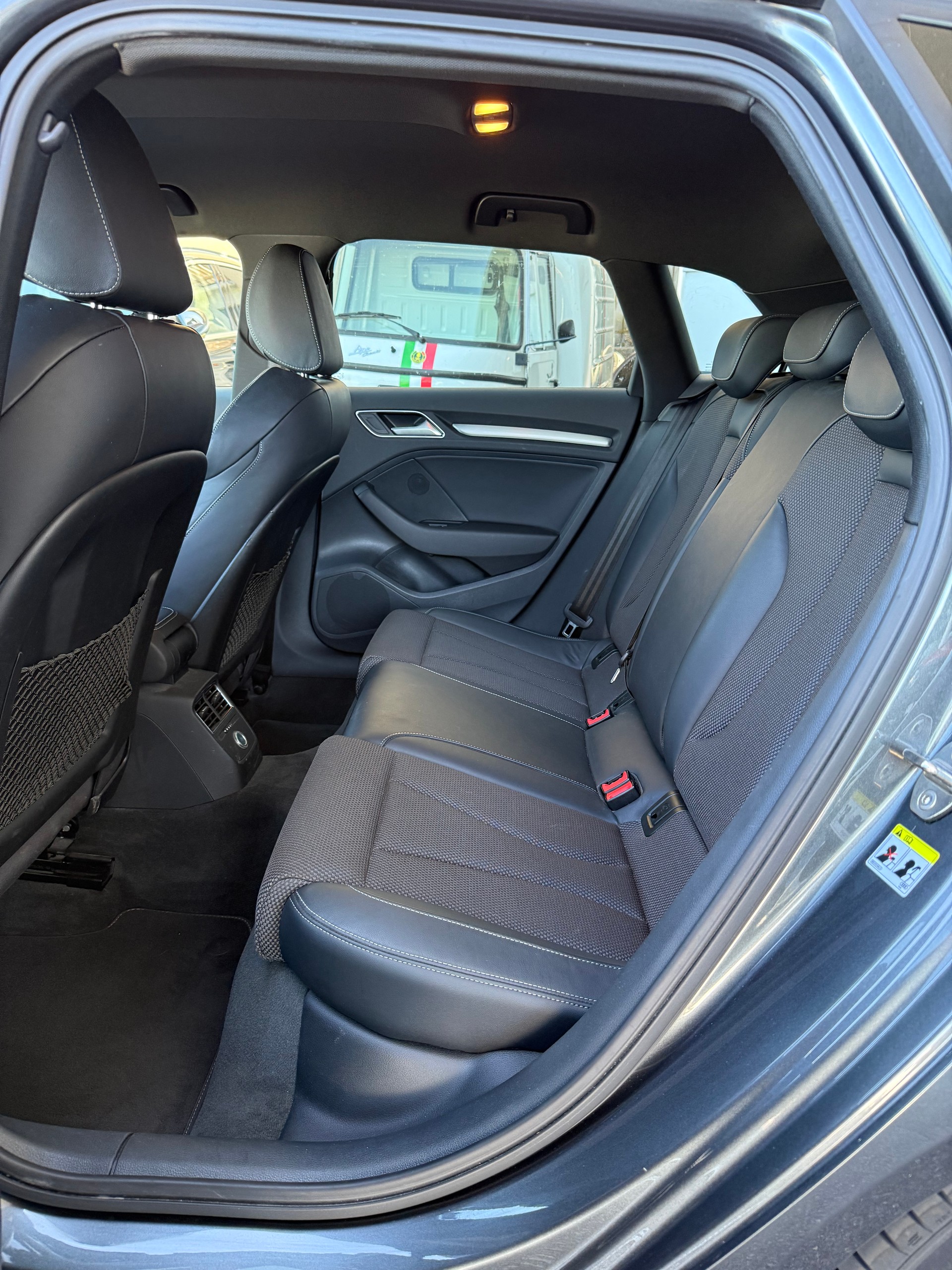 AUDI A3 Sportback 35 TFSI Sport S-tronic-image-14