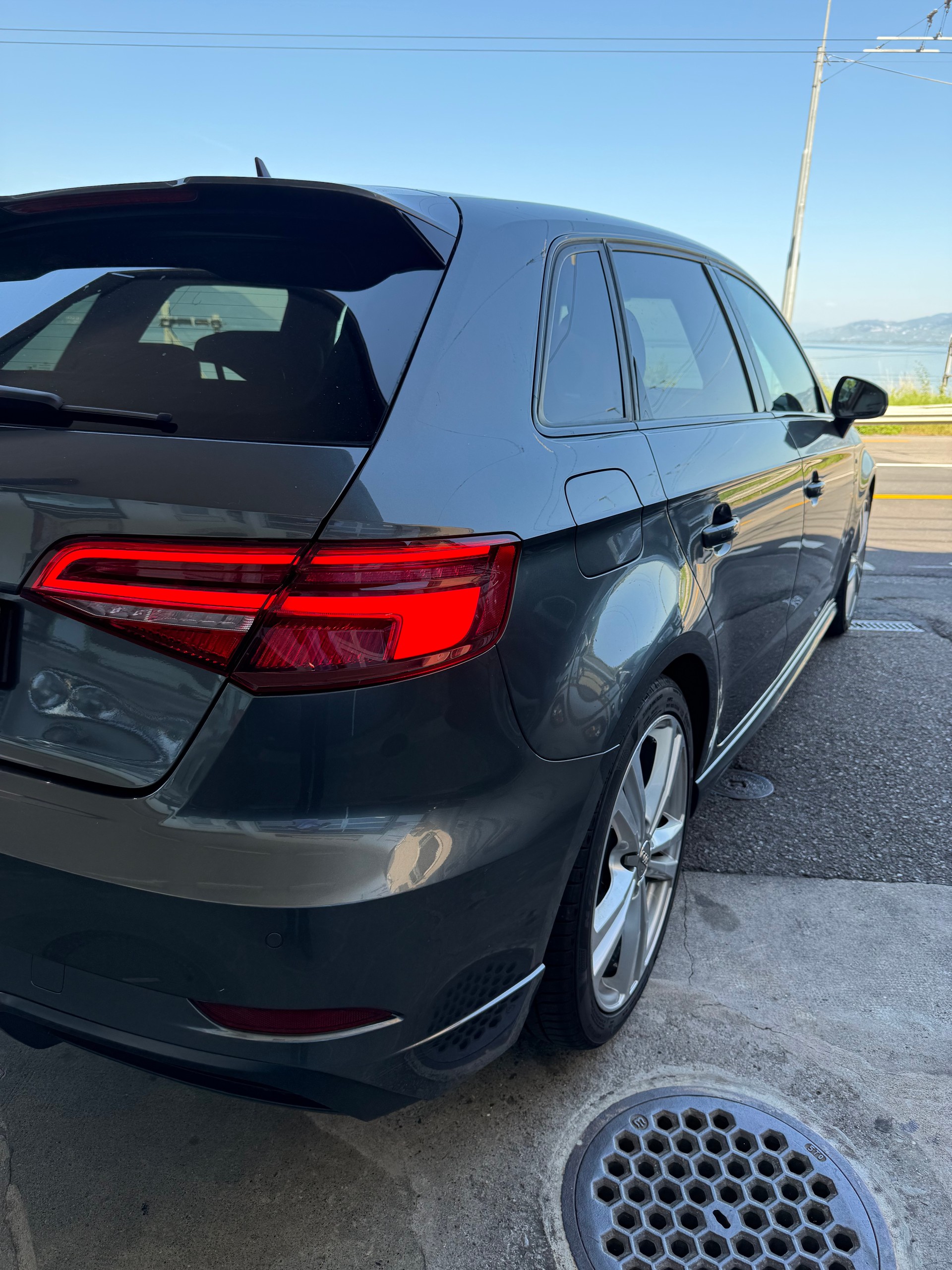 AUDI A3 Sportback 35 TFSI Sport S-tronic-image-4