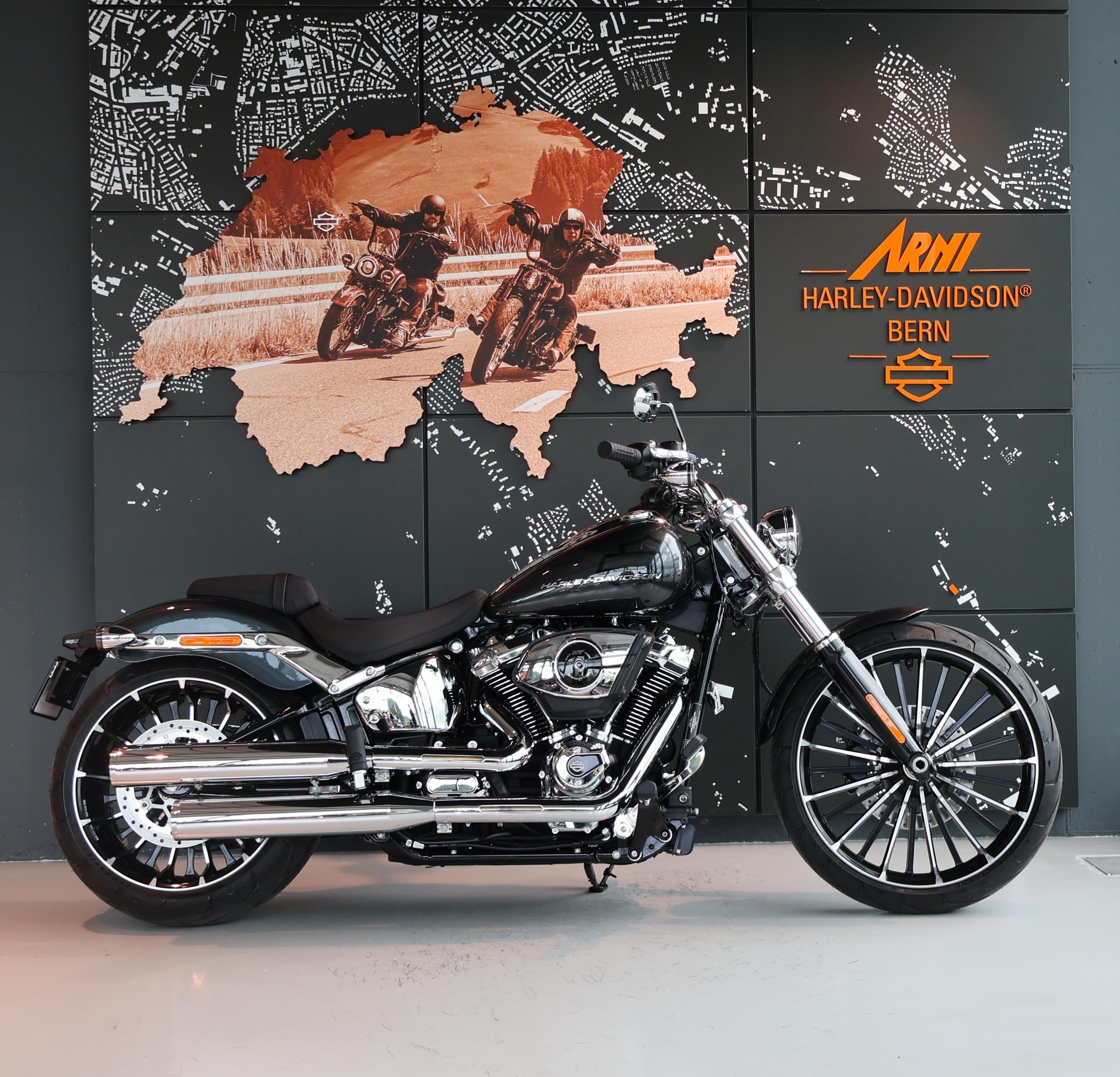 HARLEY-DAVIDSON FXBR Softail Breakout 117ci