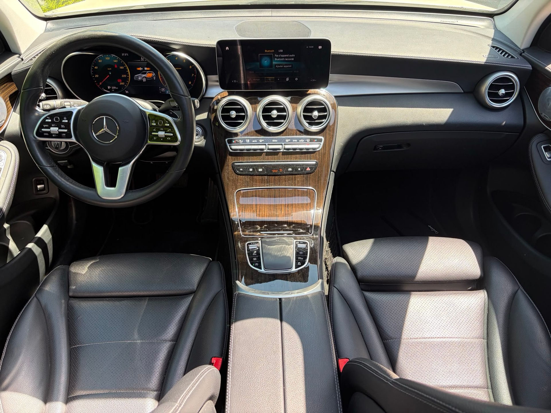 MERCEDES-BENZ GLC 200 AMG Line 4Matic 9G-Tronic-image-15