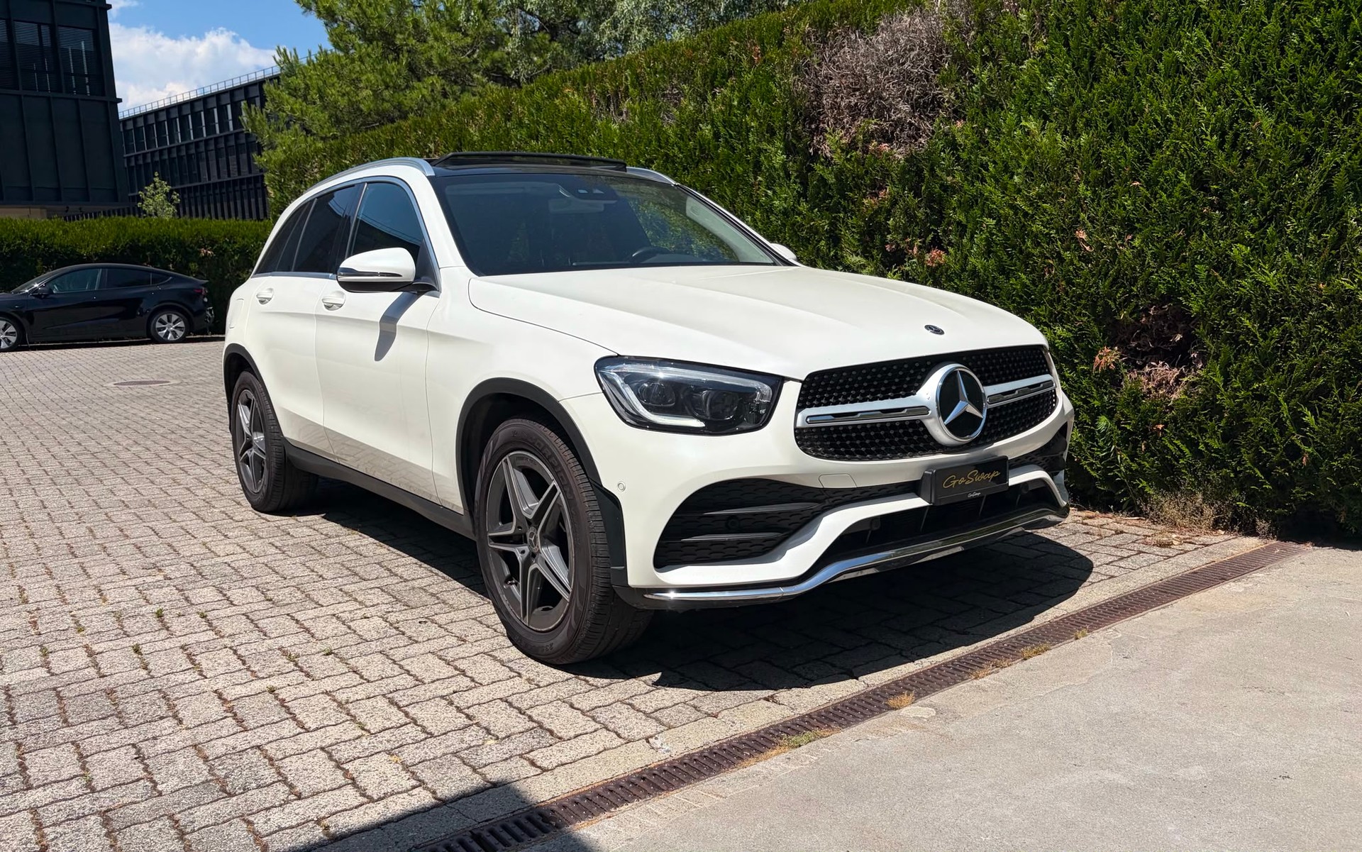 MERCEDES-BENZ GLC 200 AMG Line 4Matic 9G-Tronic-image-0