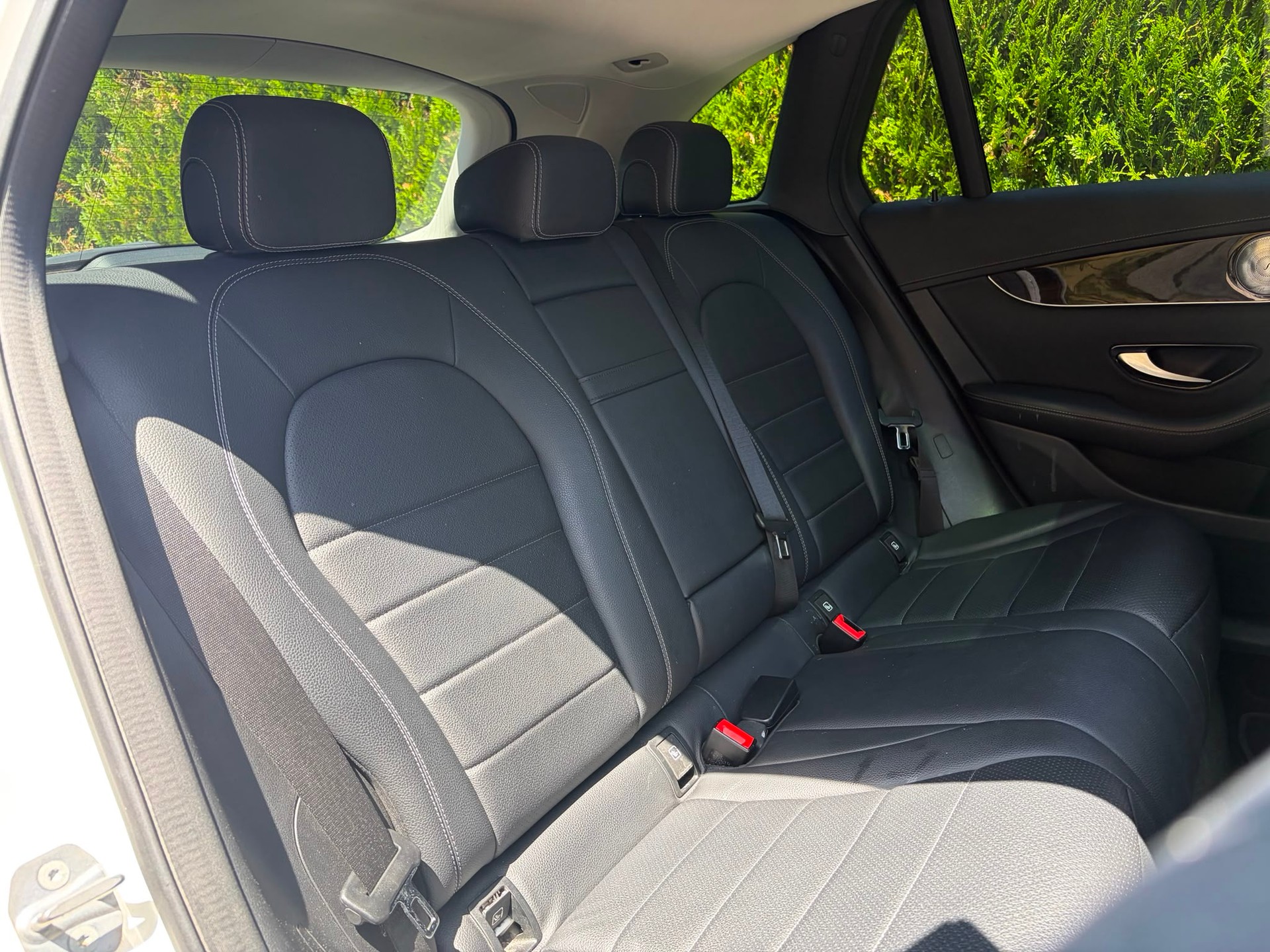 MERCEDES-BENZ GLC 200 AMG Line 4Matic 9G-Tronic-image-14