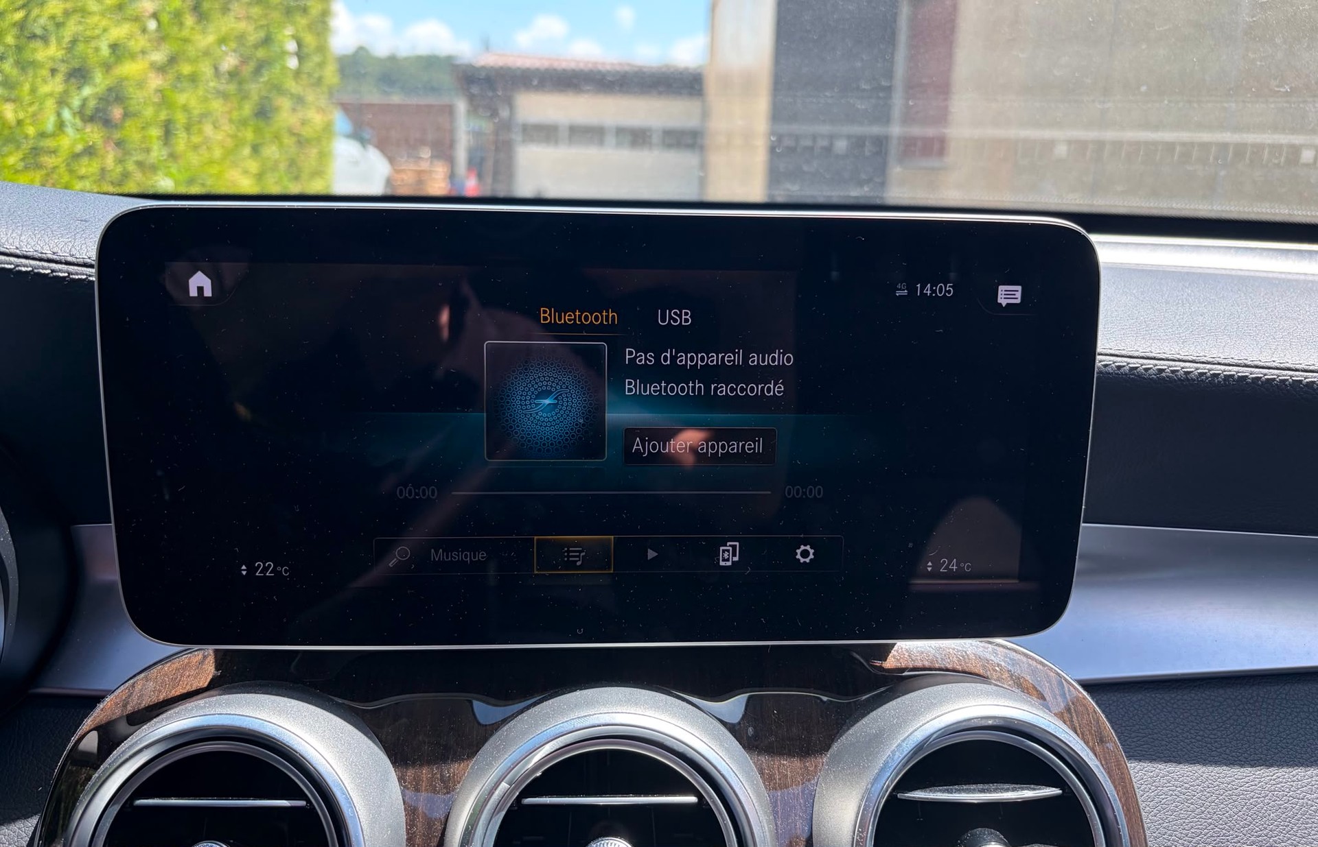 MERCEDES-BENZ GLC 200 AMG Line 4Matic 9G-Tronic-image-22