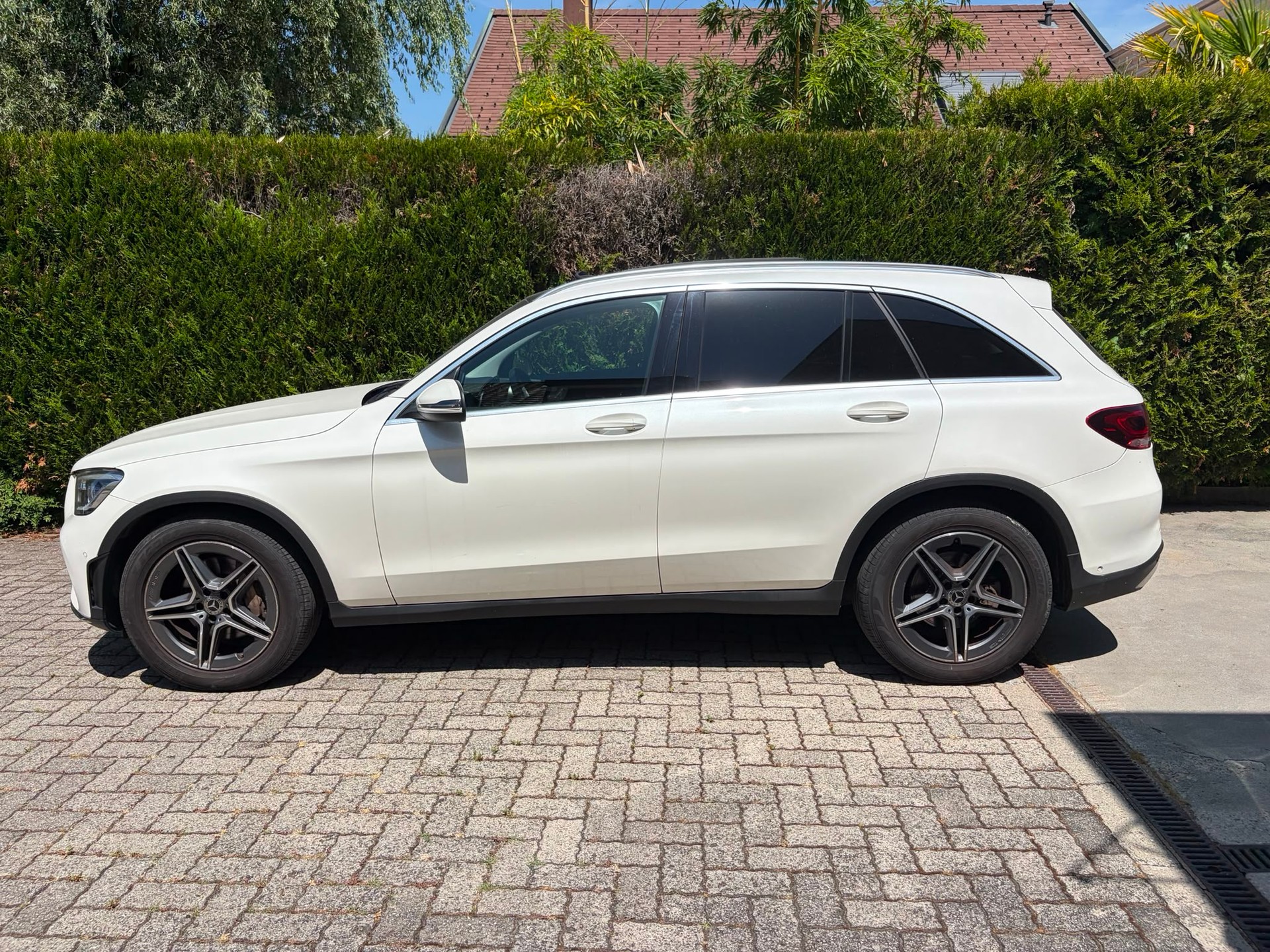 MERCEDES-BENZ GLC 200 AMG Line 4Matic 9G-Tronic-image-6