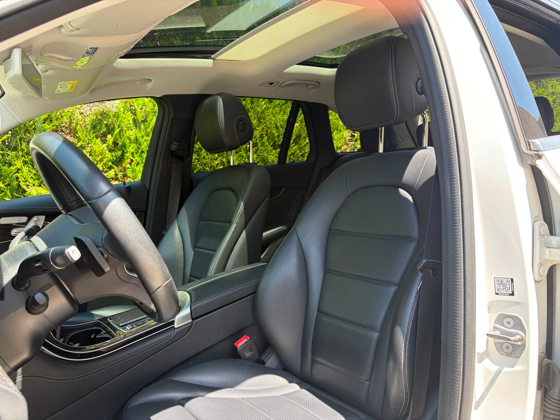 MERCEDES-BENZ GLC 200 AMG Line 4Matic 9G-Tronic-image-9