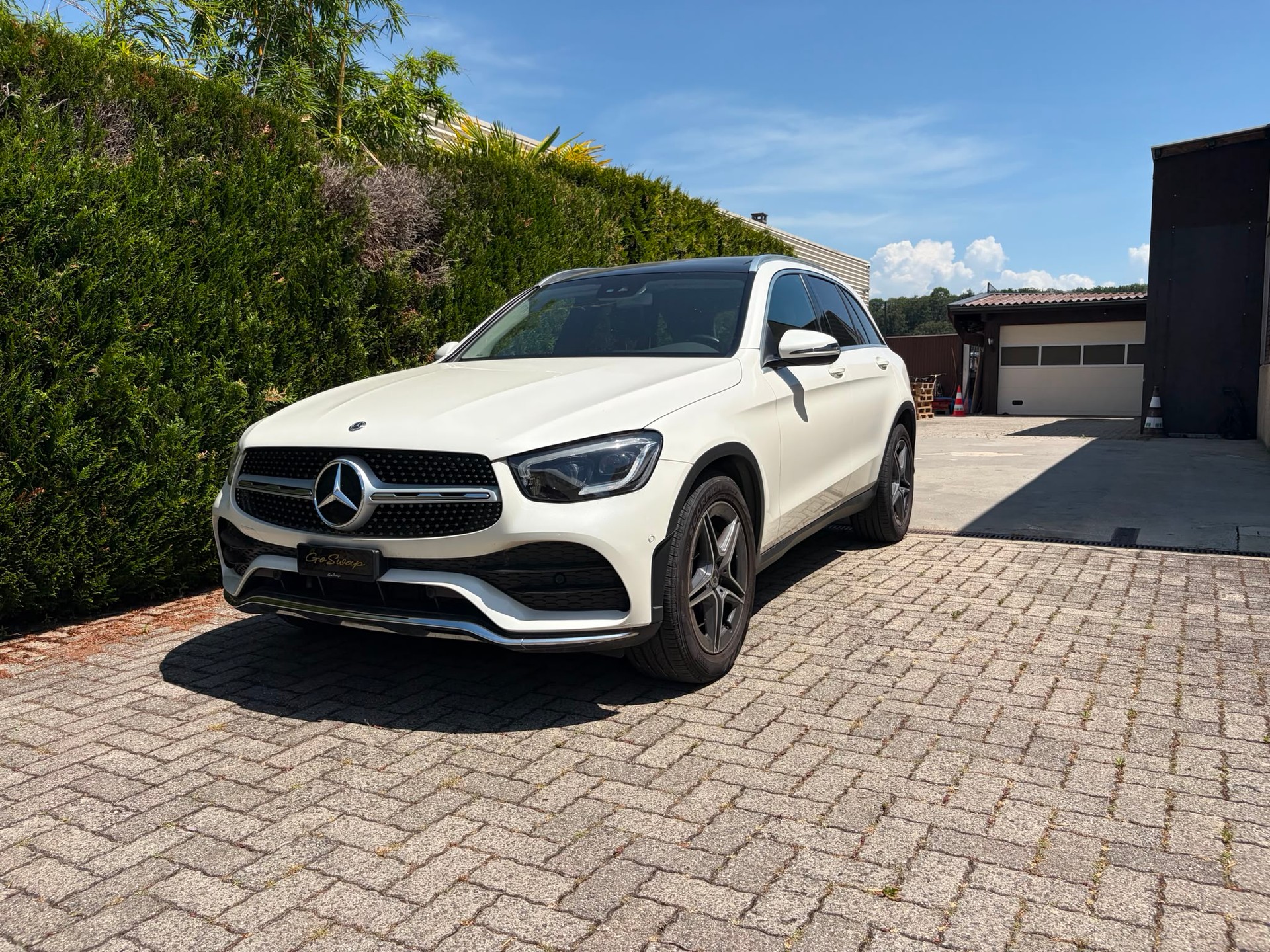 MERCEDES-BENZ GLC 200 AMG Line 4Matic 9G-Tronic-image-5