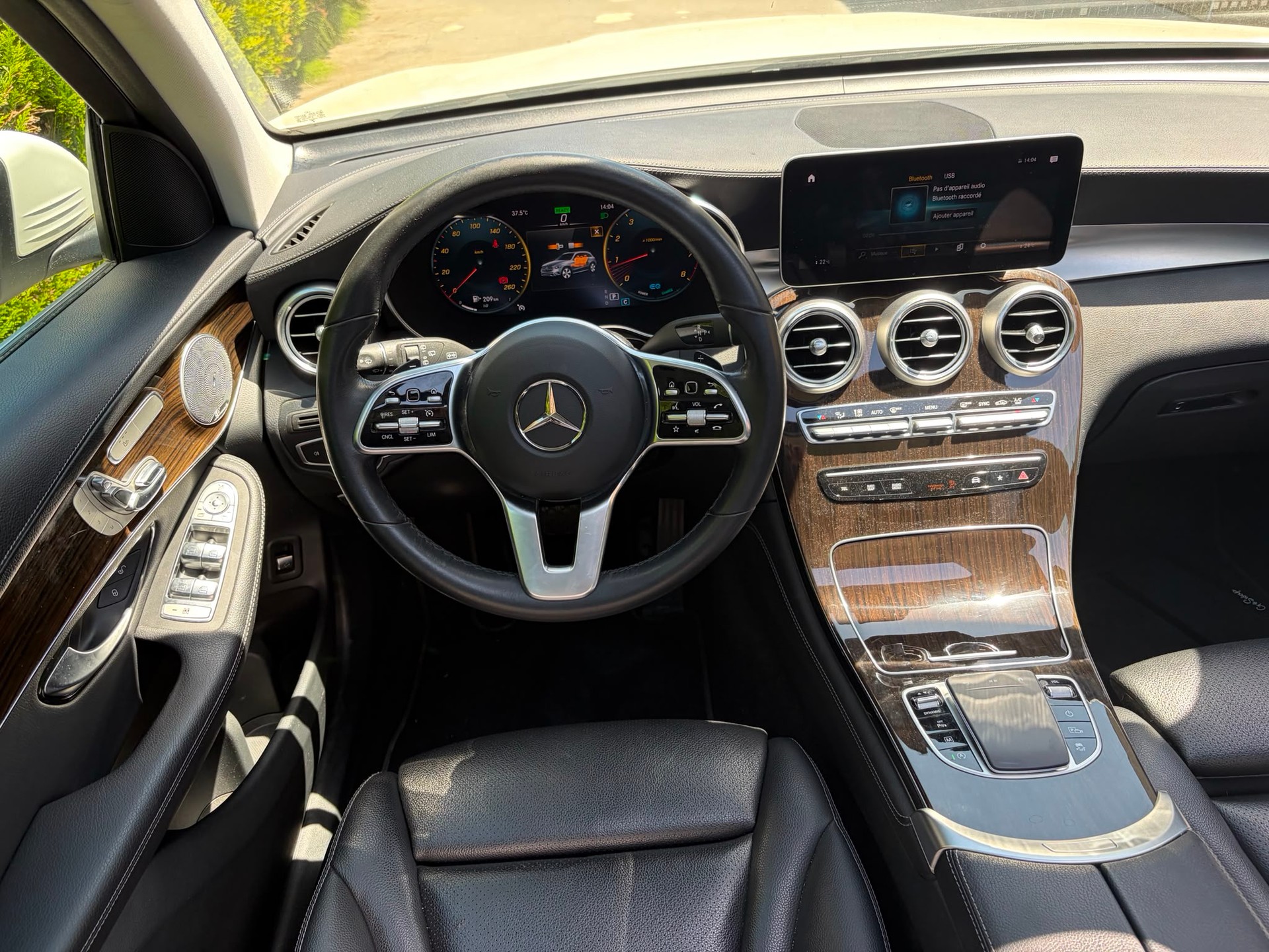 MERCEDES-BENZ GLC 200 AMG Line 4Matic 9G-Tronic-image-16