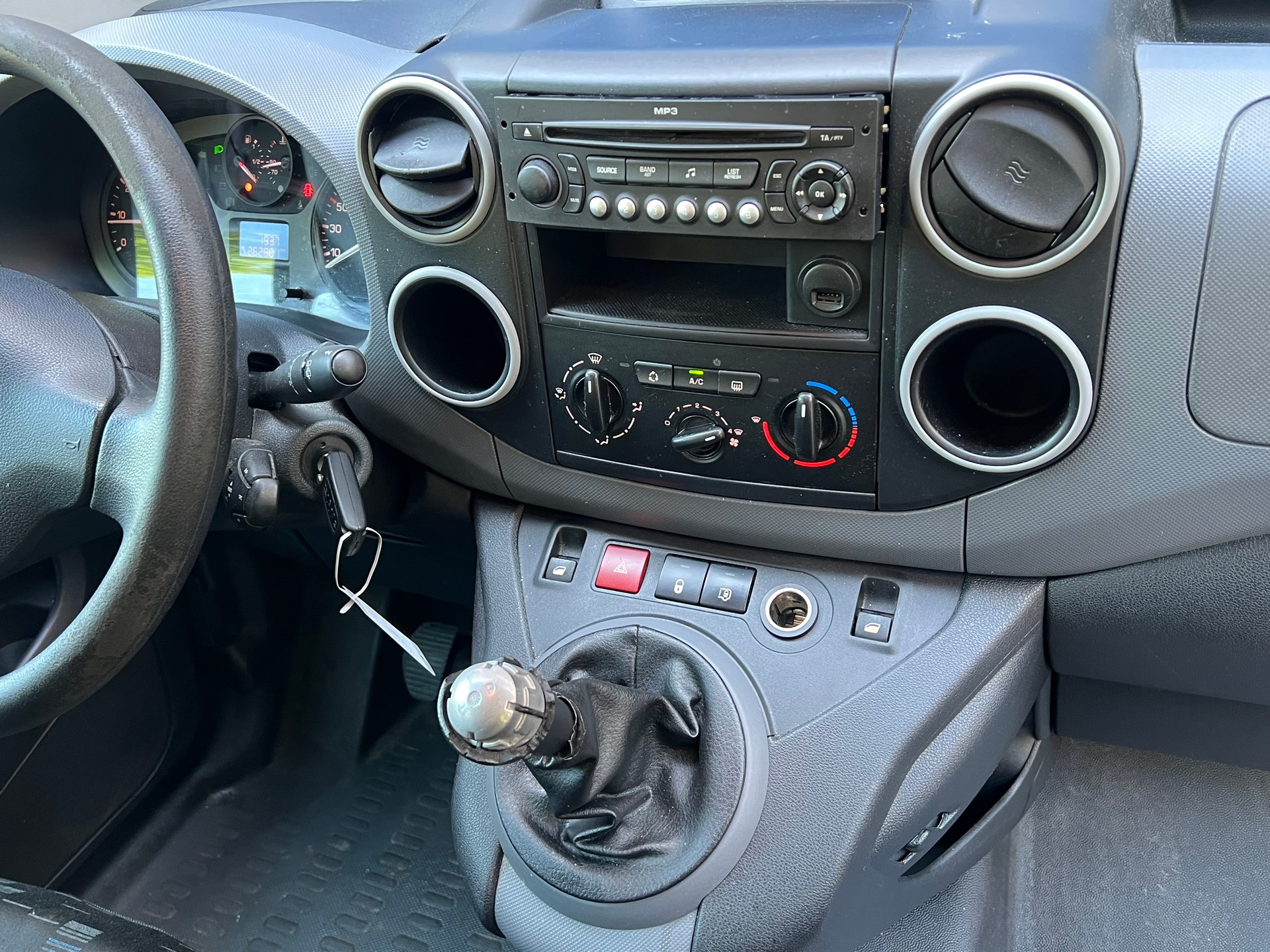 CITROEN Berlingo 1.6 HDi 600 Komfort (Confort)-image-3