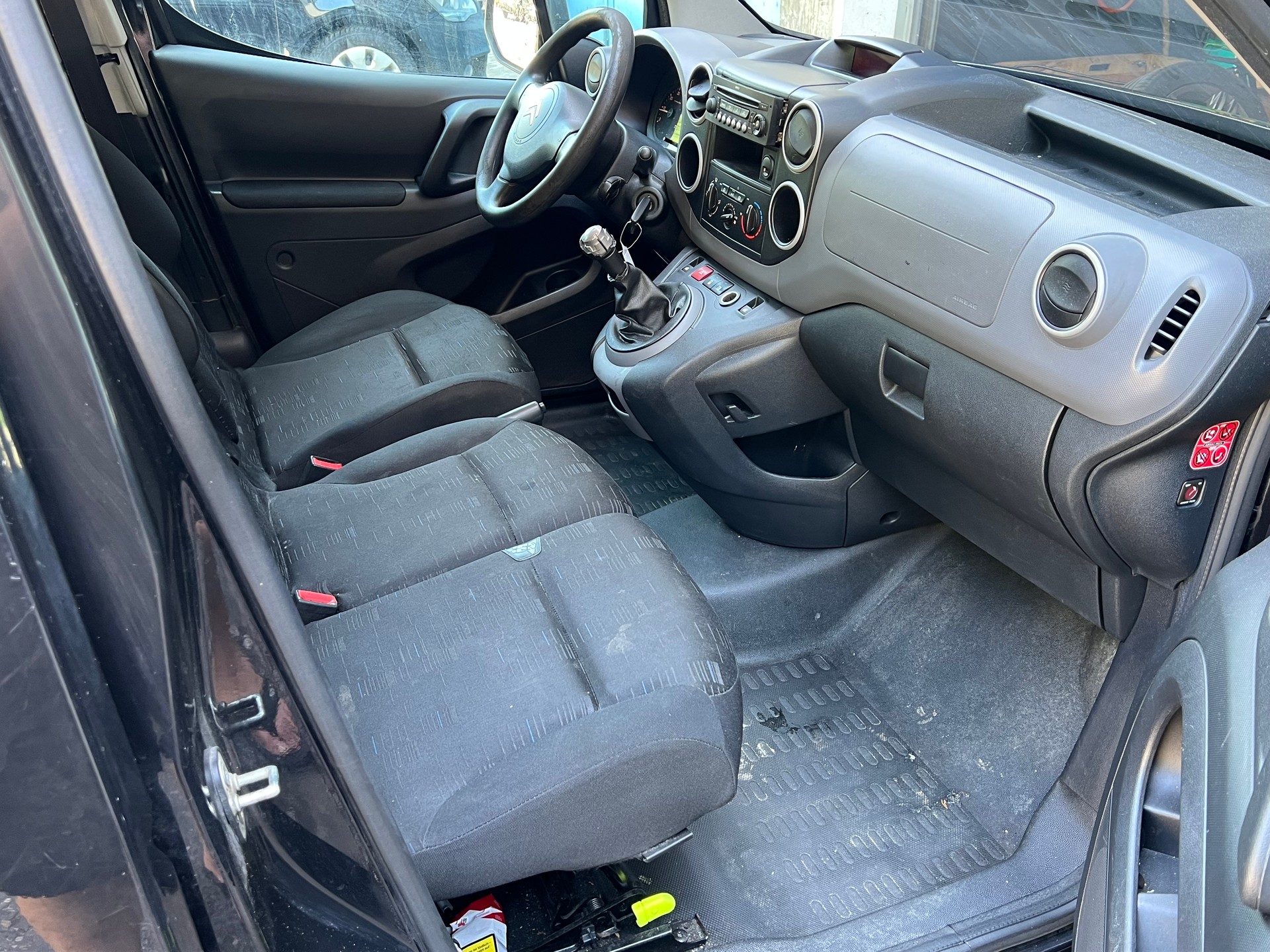 CITROEN Berlingo 1.6 HDi 600 Komfort (Confort)-image-2