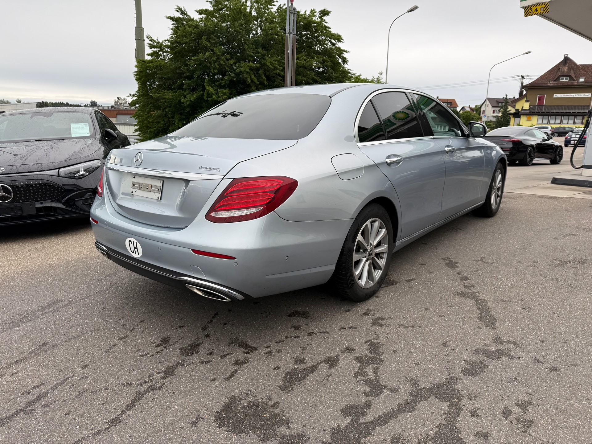MERCEDES-BENZ E 200 Avantgarde 9G-Tronic-image-2
