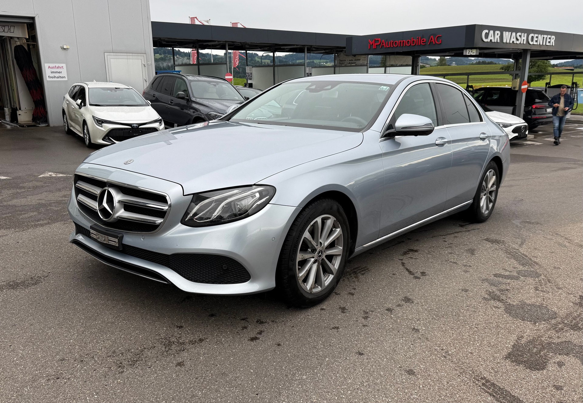 MERCEDES-BENZ E 200 Avantgarde 9G-Tronic-image-0