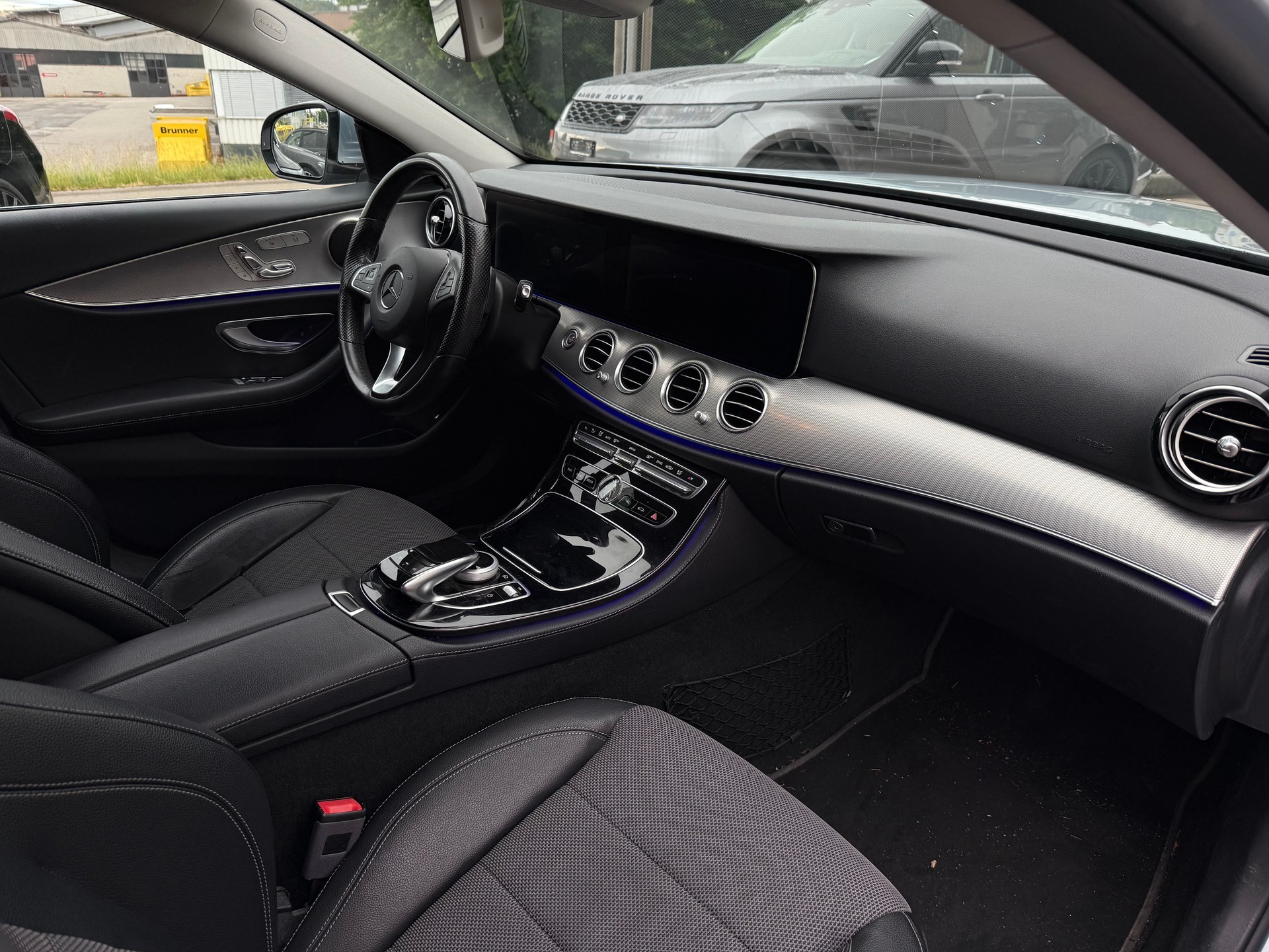 MERCEDES-BENZ E 200 Avantgarde 9G-Tronic-image-13