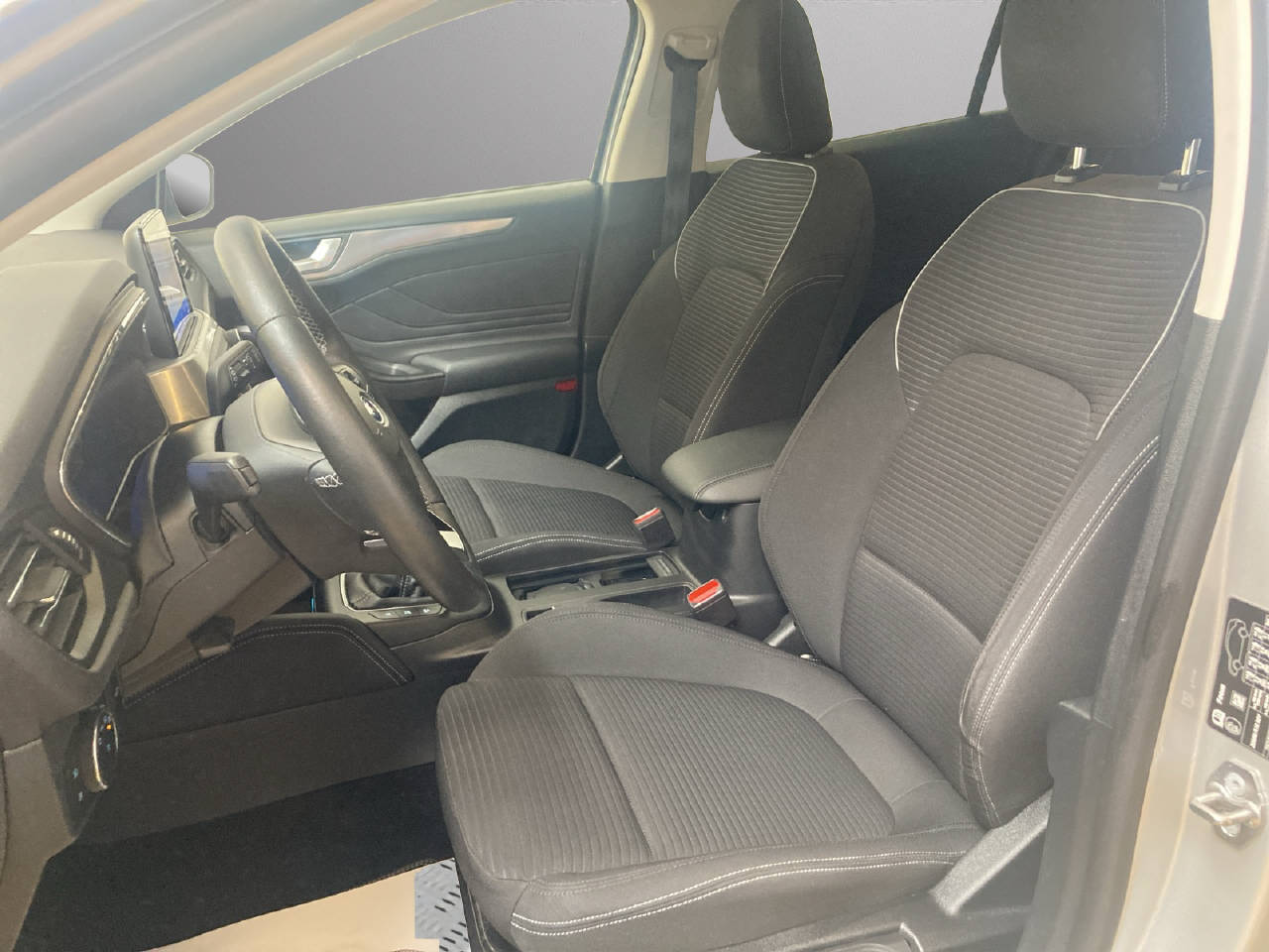 FORD Focus 1.0 mHEV 155 PS Titanium X-image-4