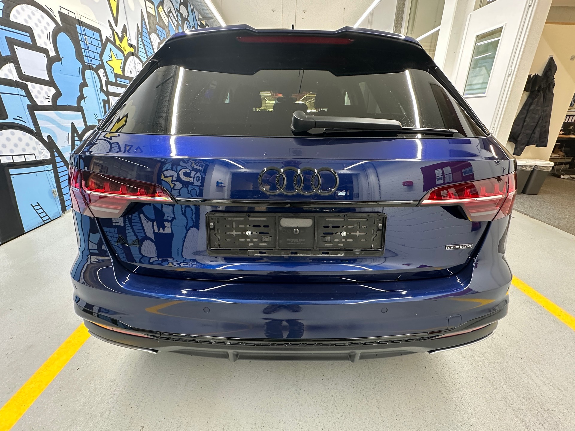AUDI A4 Avant 40 TDI S line quattro S-tronic-image-4