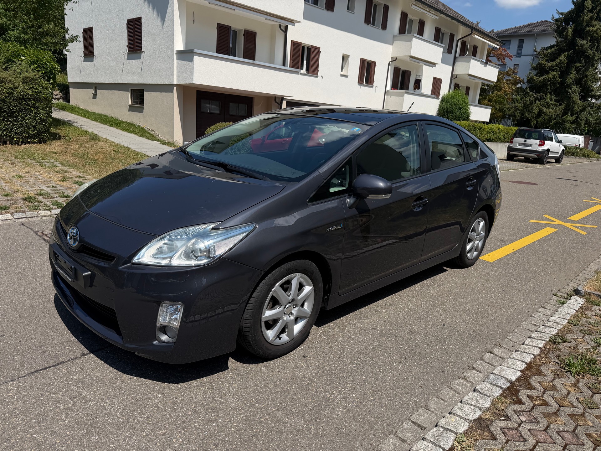TOYOTA Prius 1.8 16V HSD Sol Premium/ FRISCH AB MFK. 24. 06. 2026. & SERVICE-image-1