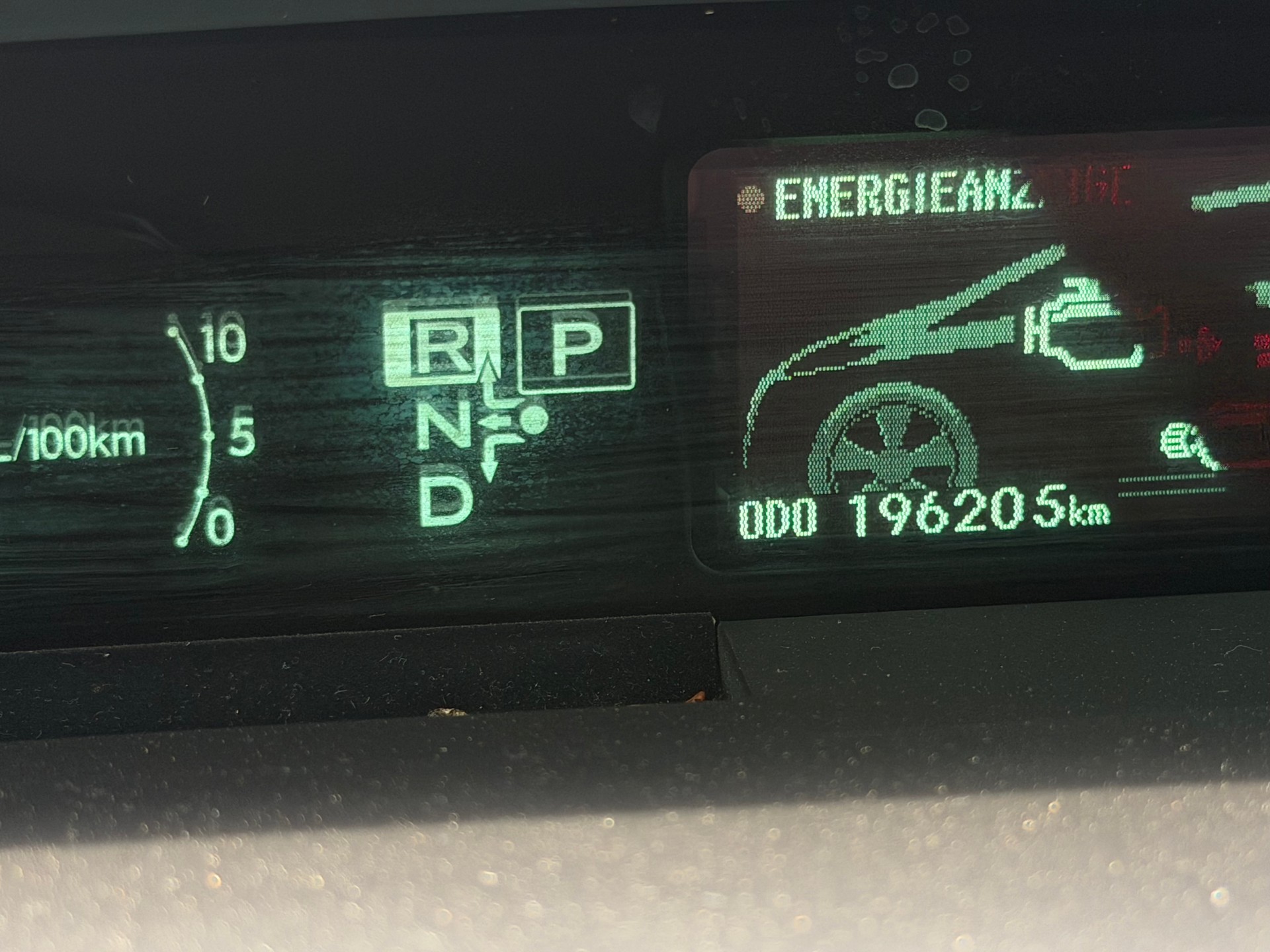 TOYOTA Prius 1.8 16V HSD Sol Premium/ FRISCH AB MFK. 24. 06. 2026. & SERVICE-image-12