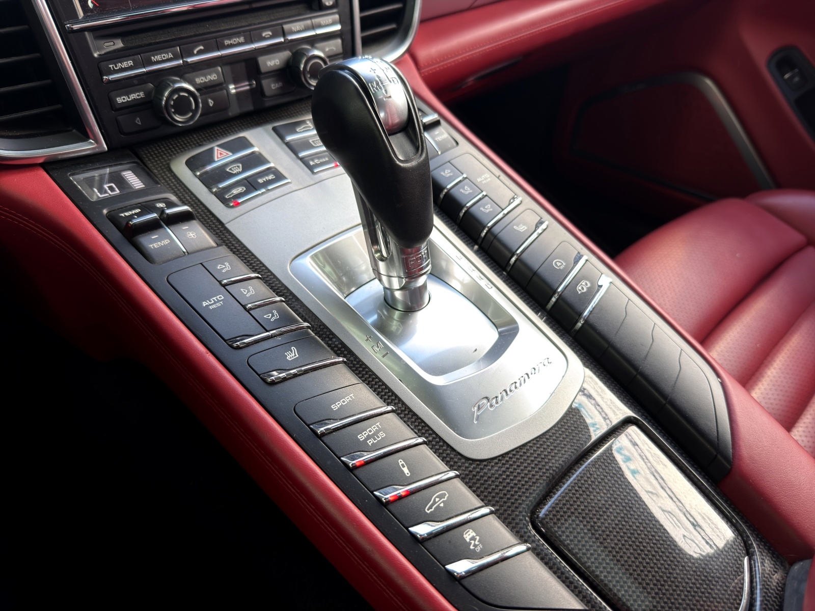 PORSCHE Panamera Turbo 4.8 PDK-image-16