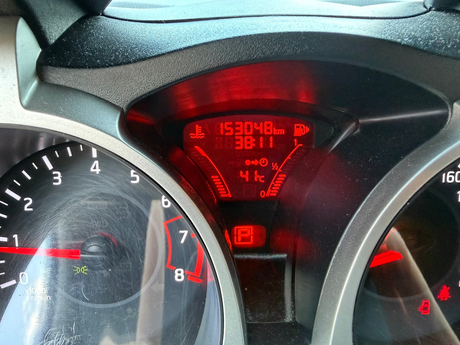 NISSAN Juke 1.6 DIG-T tekna 4x4 Xtronic M-CVT-image-13