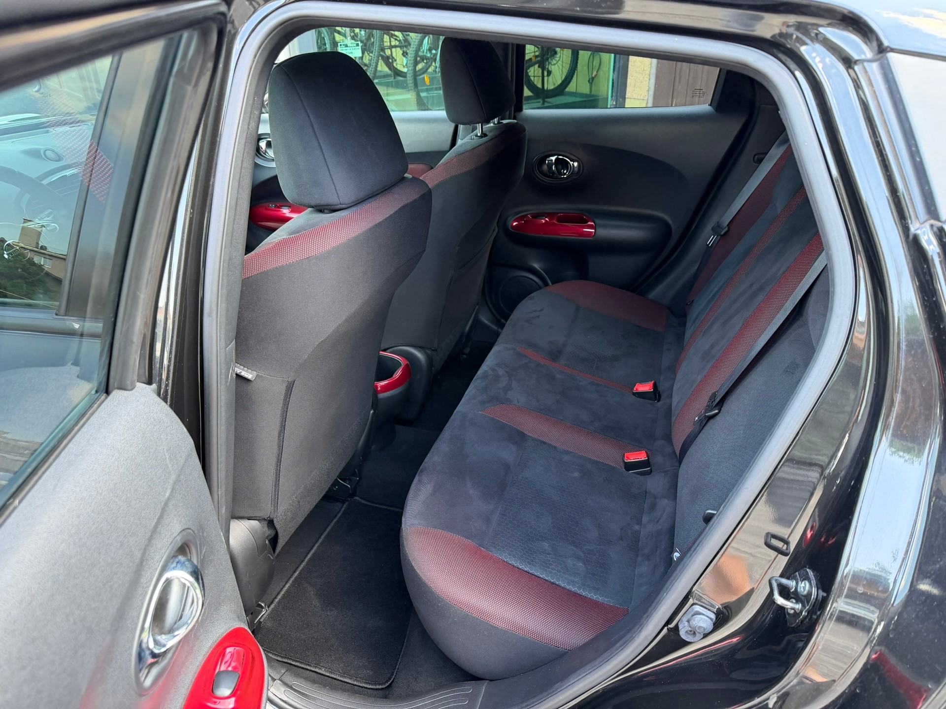 NISSAN Juke 1.6 DIG-T tekna 4x4 Xtronic M-CVT-image-9