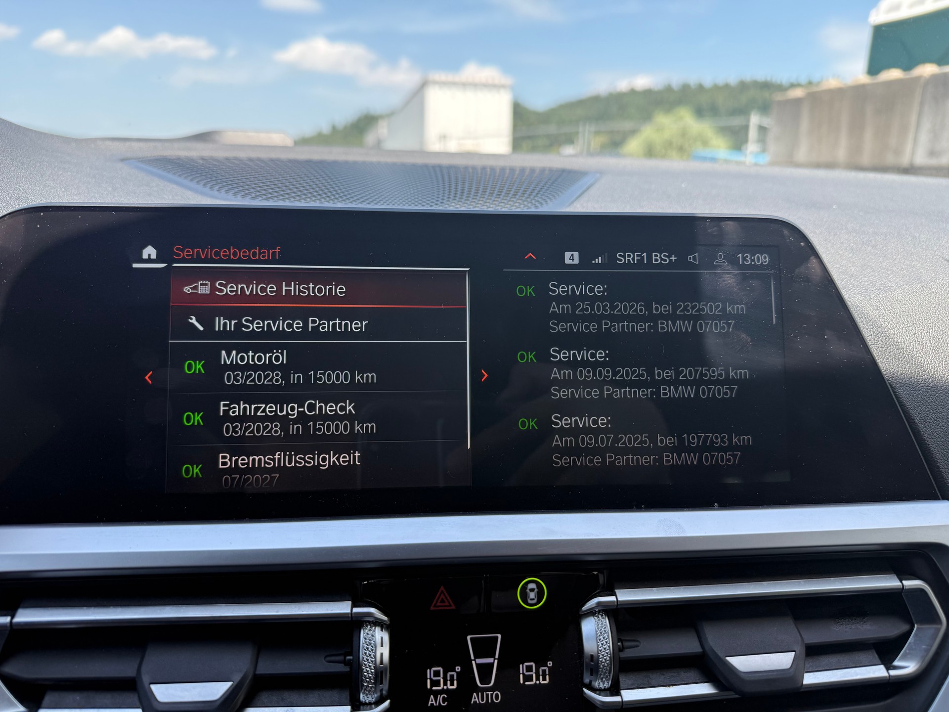 BMW 320d xDrive 48V Touring M Sport Steptronic-image-12