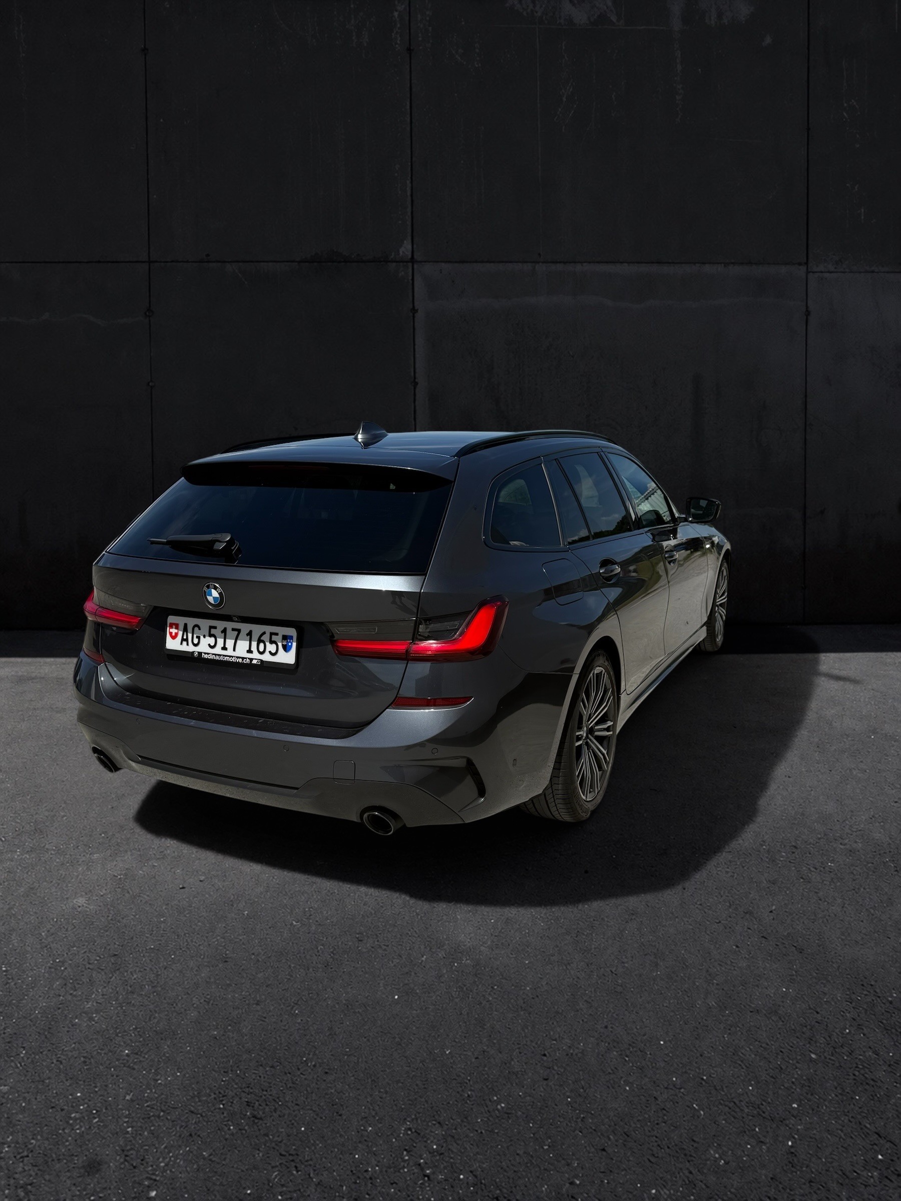 BMW 320d xDrive 48V Touring M Sport Steptronic-image-4