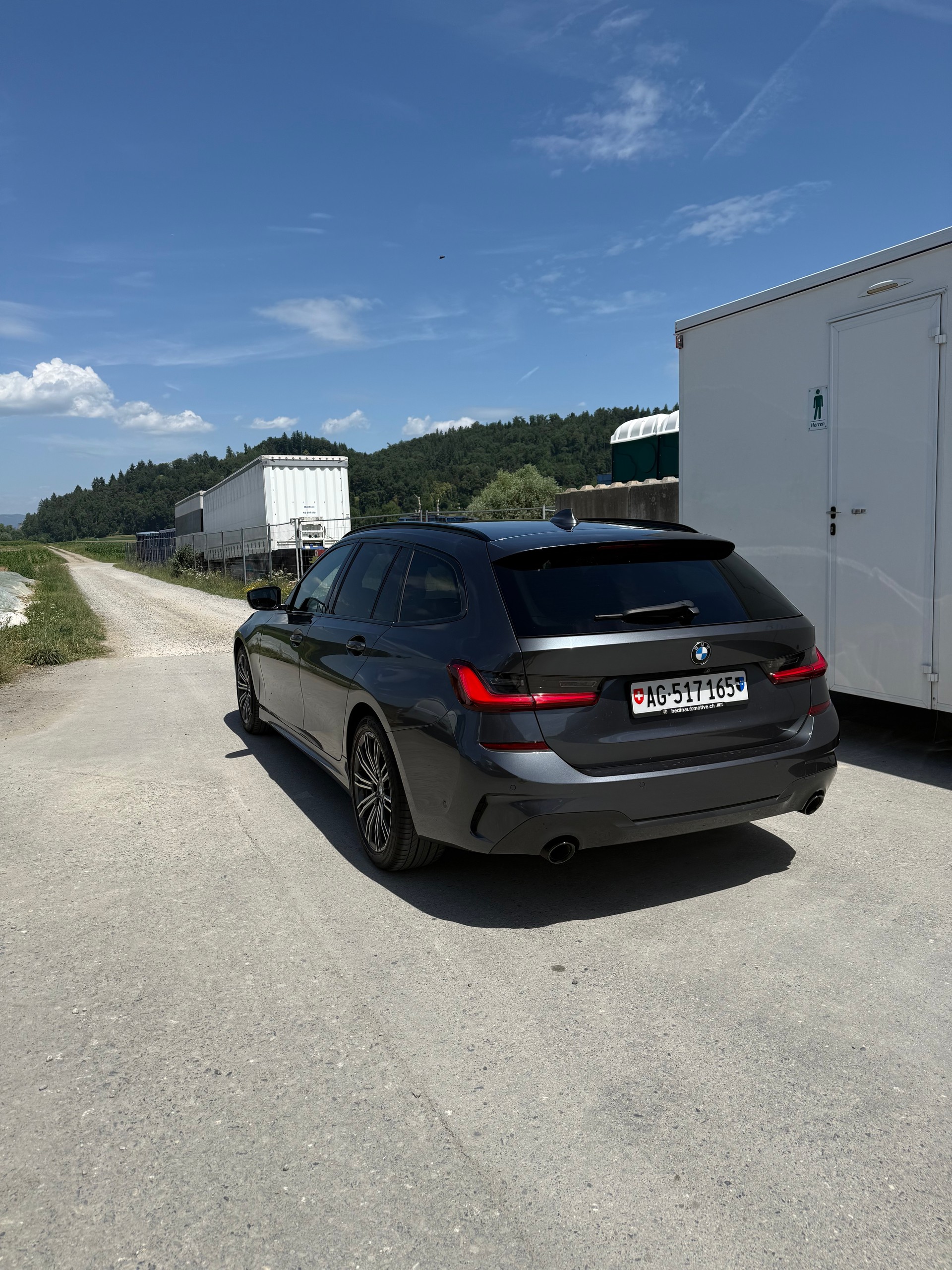 BMW 320d xDrive 48V Touring M Sport Steptronic-image-3