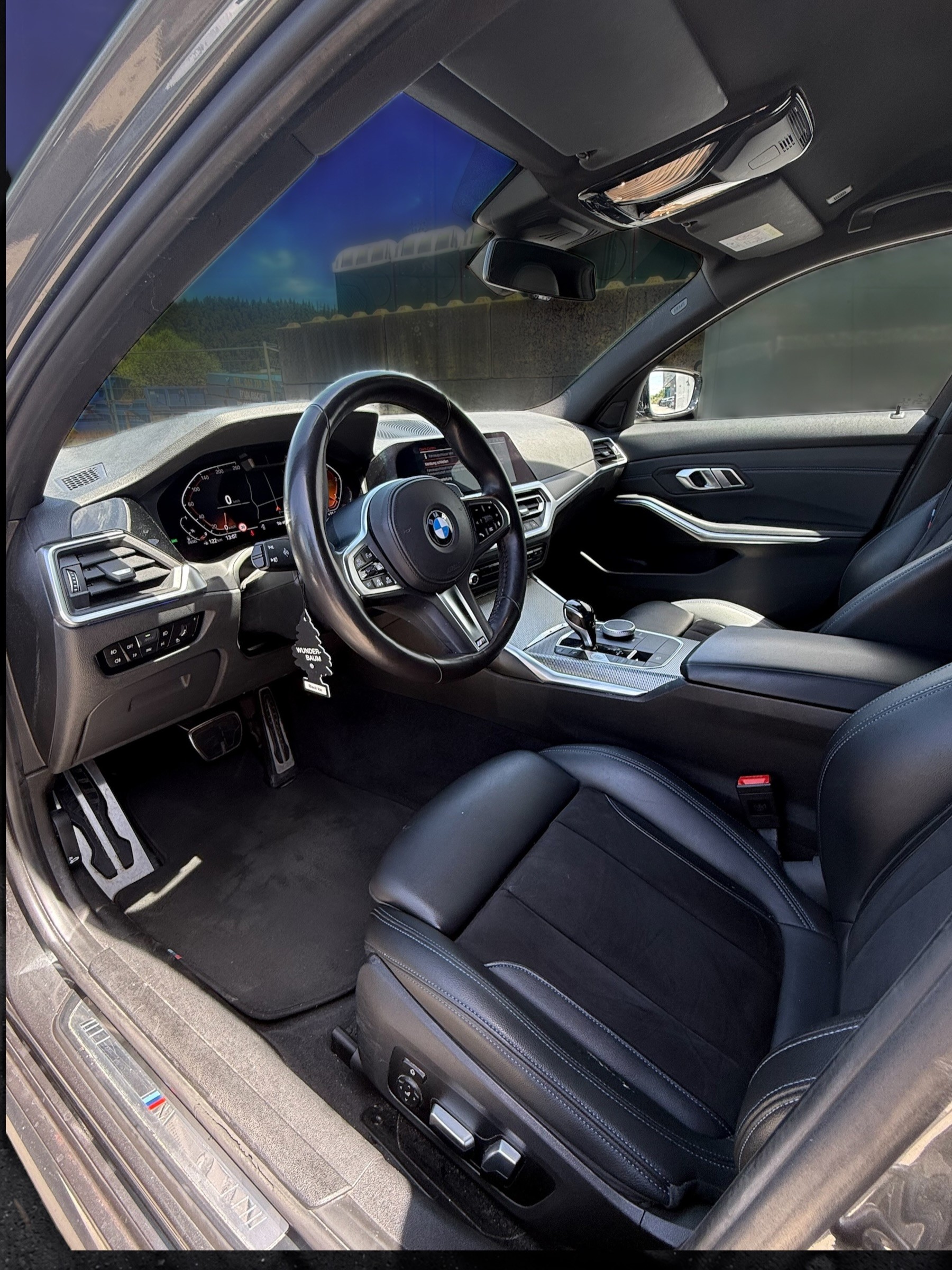 BMW 320d xDrive 48V Touring M Sport Steptronic-image-5
