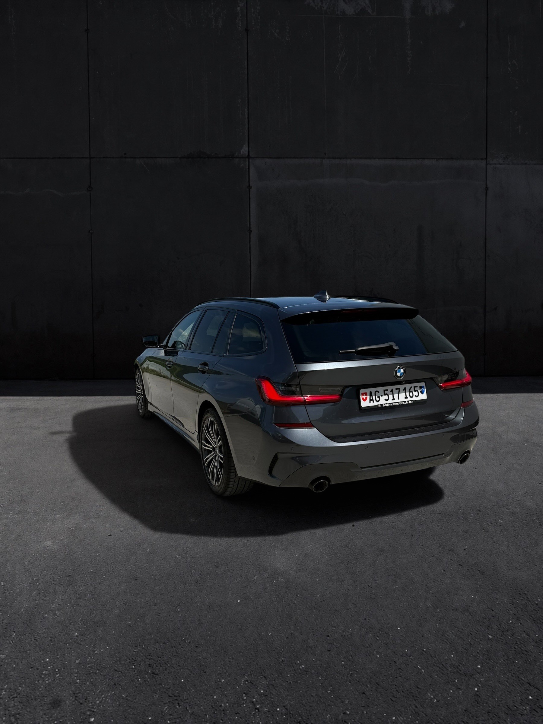 BMW 320d xDrive 48V Touring M Sport Steptronic-image-3
