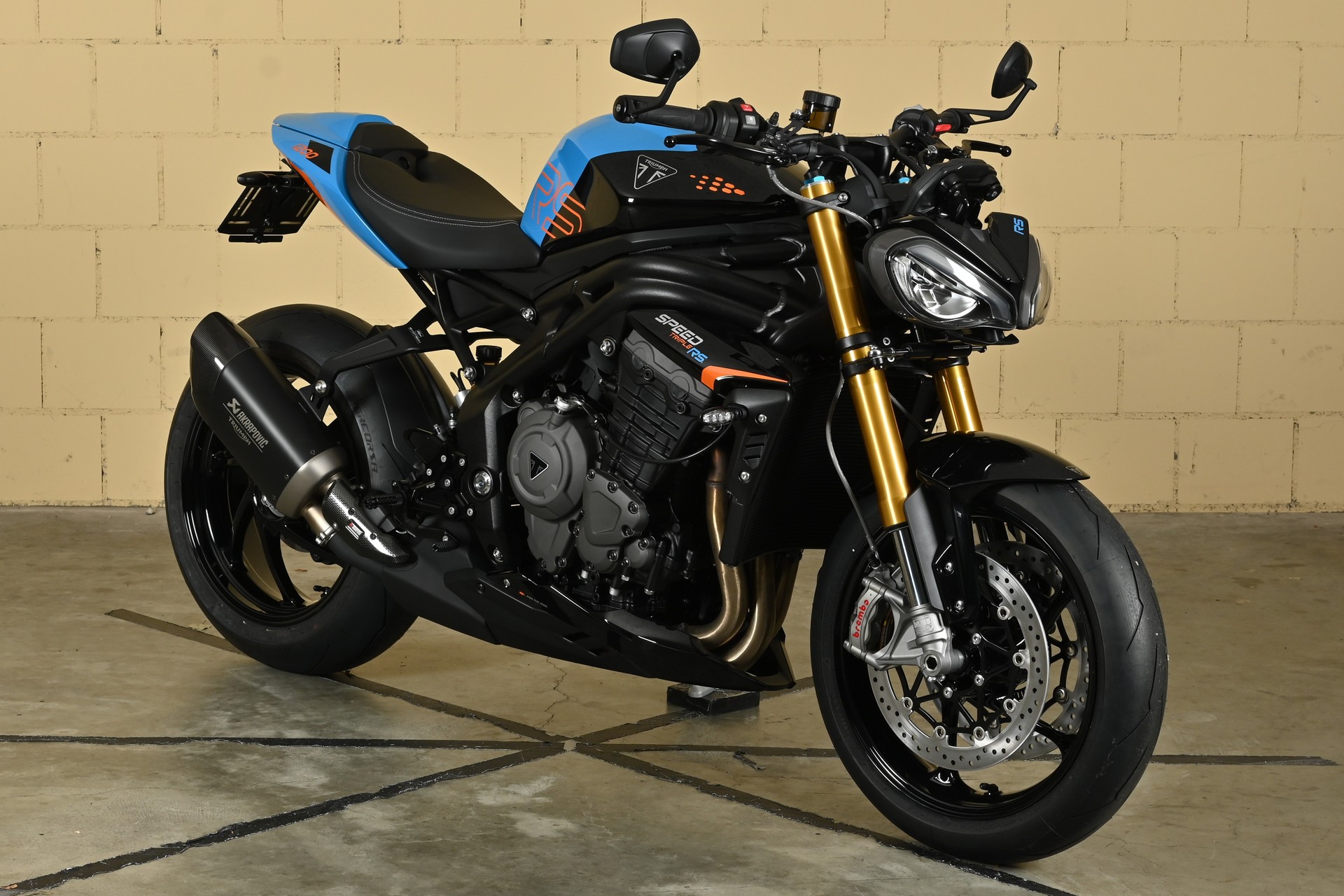 TRIUMPH Speed Triple RS-showroom-element-1