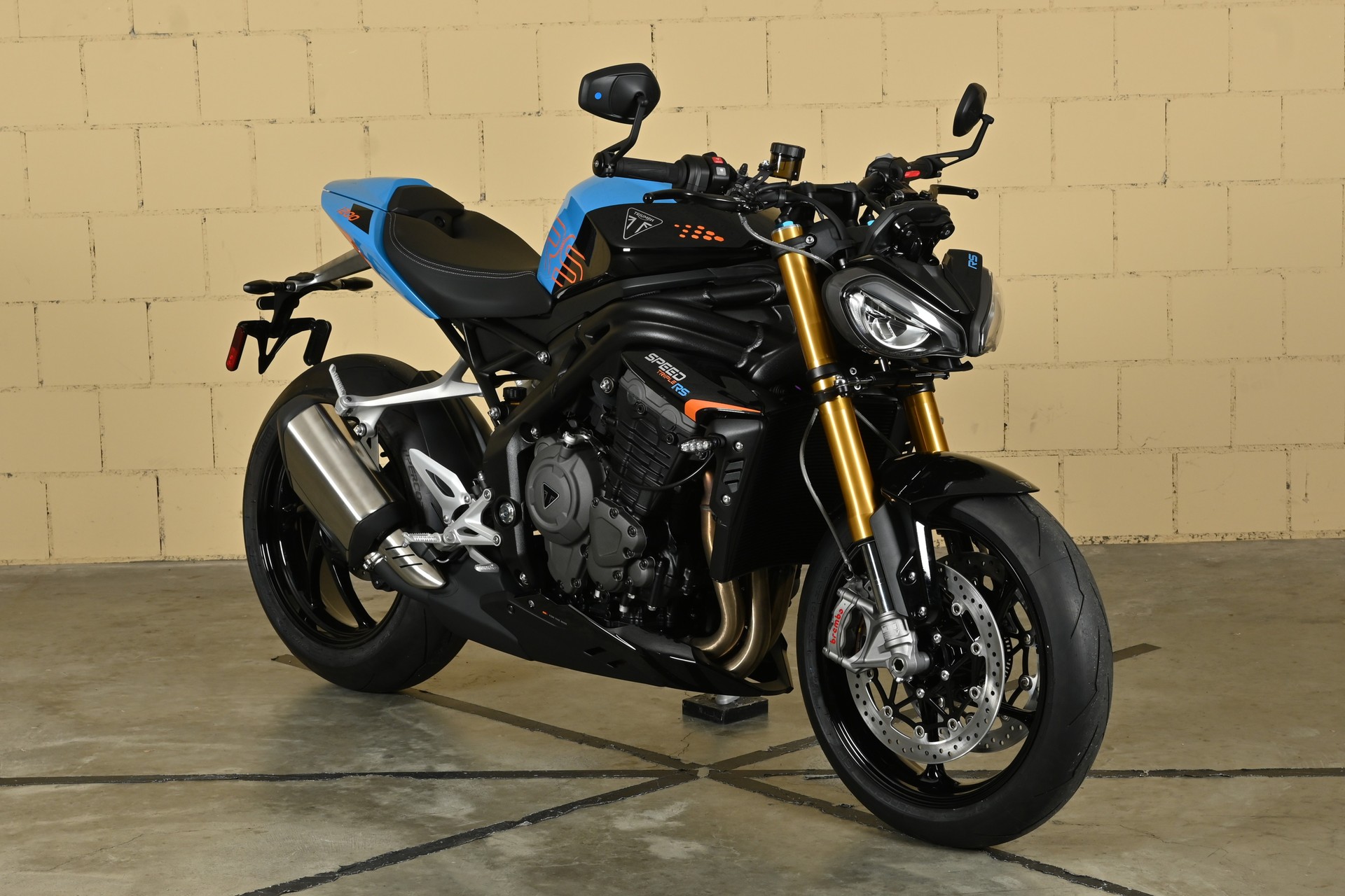 TRIUMPH Speed Triple RS-showroom-element-1